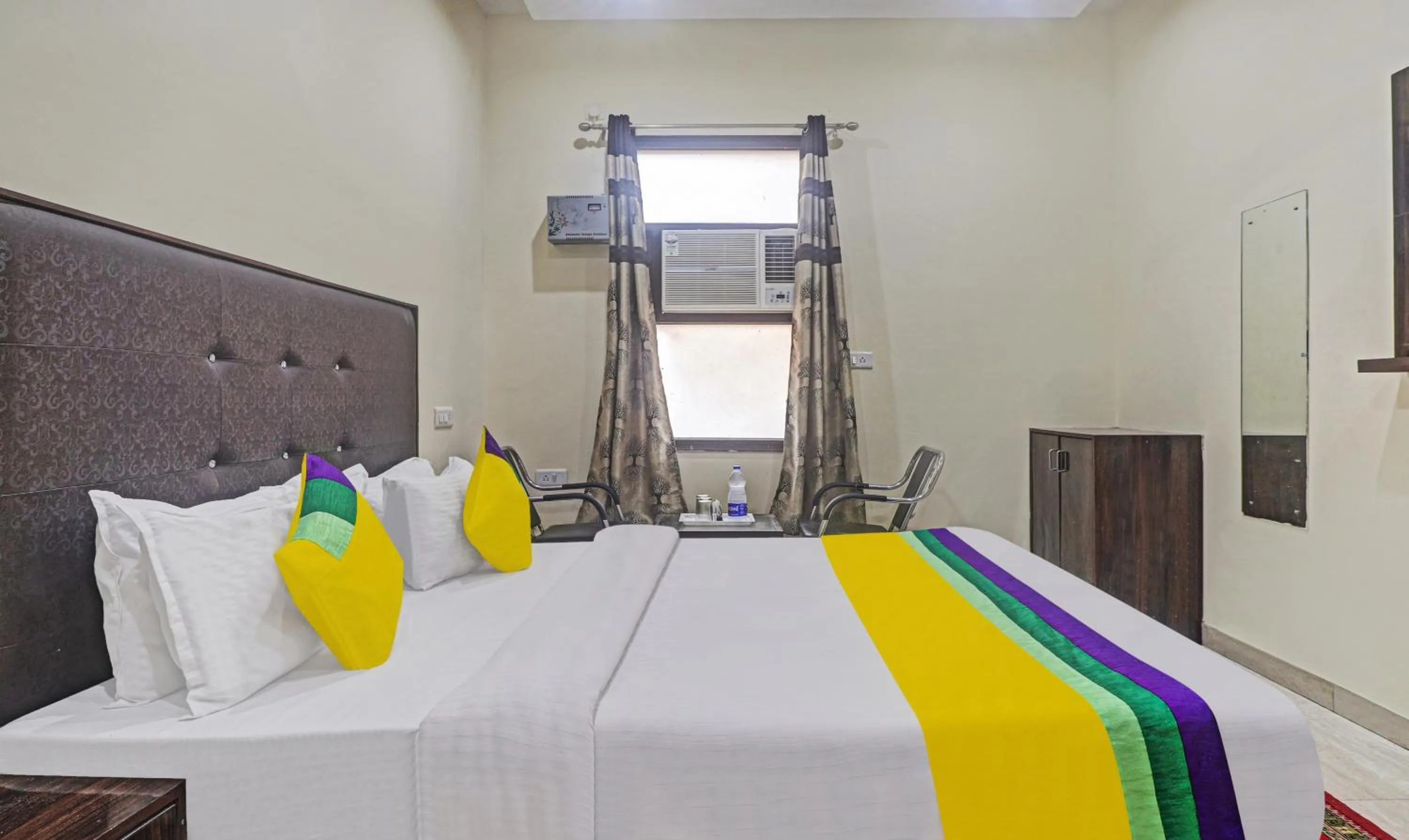 Bedroom, Bed in Hotel Albie Stay Inn