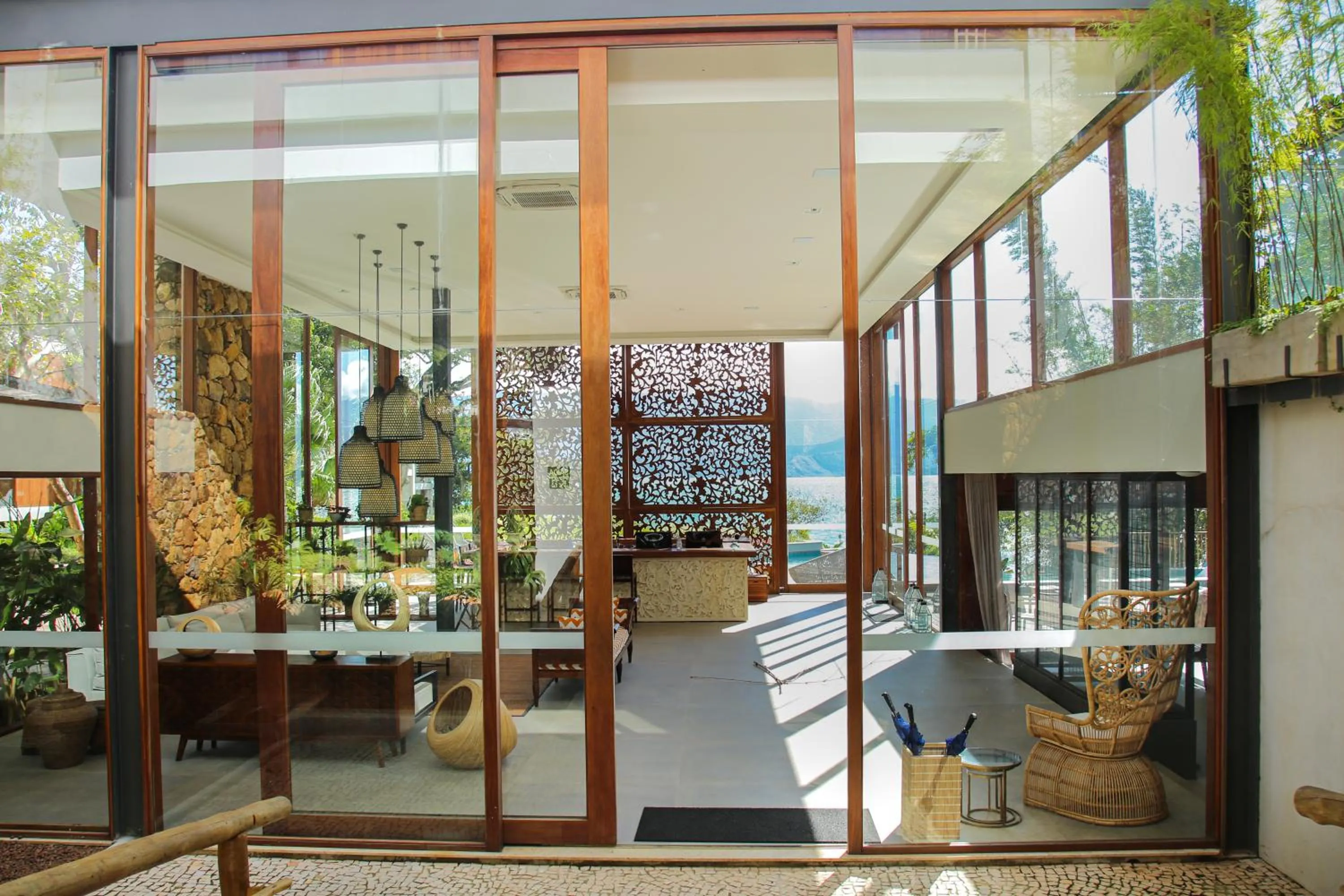 Facade/entrance in Casa Di Sirena Ilhabela