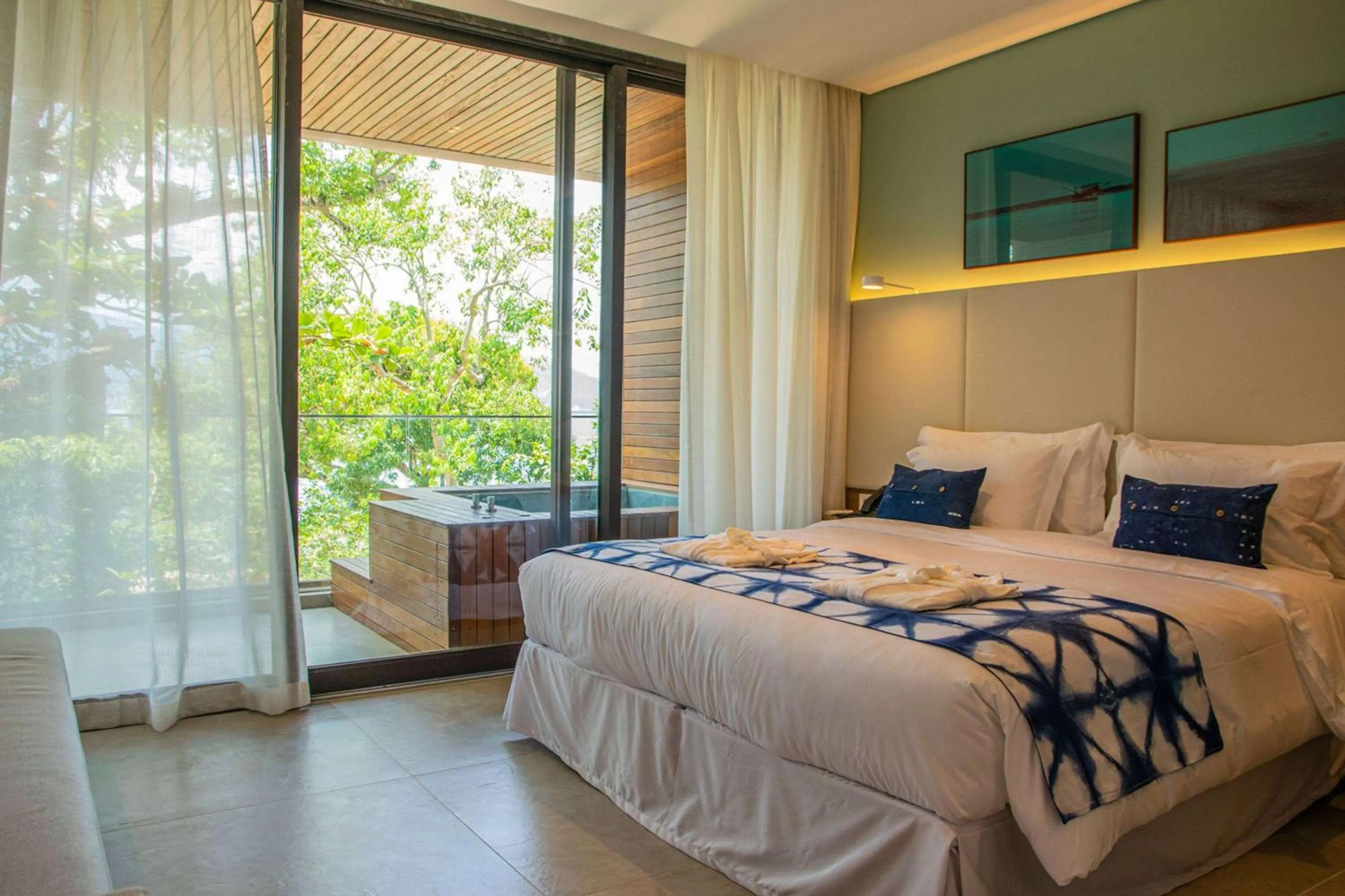 Photo of the whole room, Bed in Casa Di Sirena Ilhabela