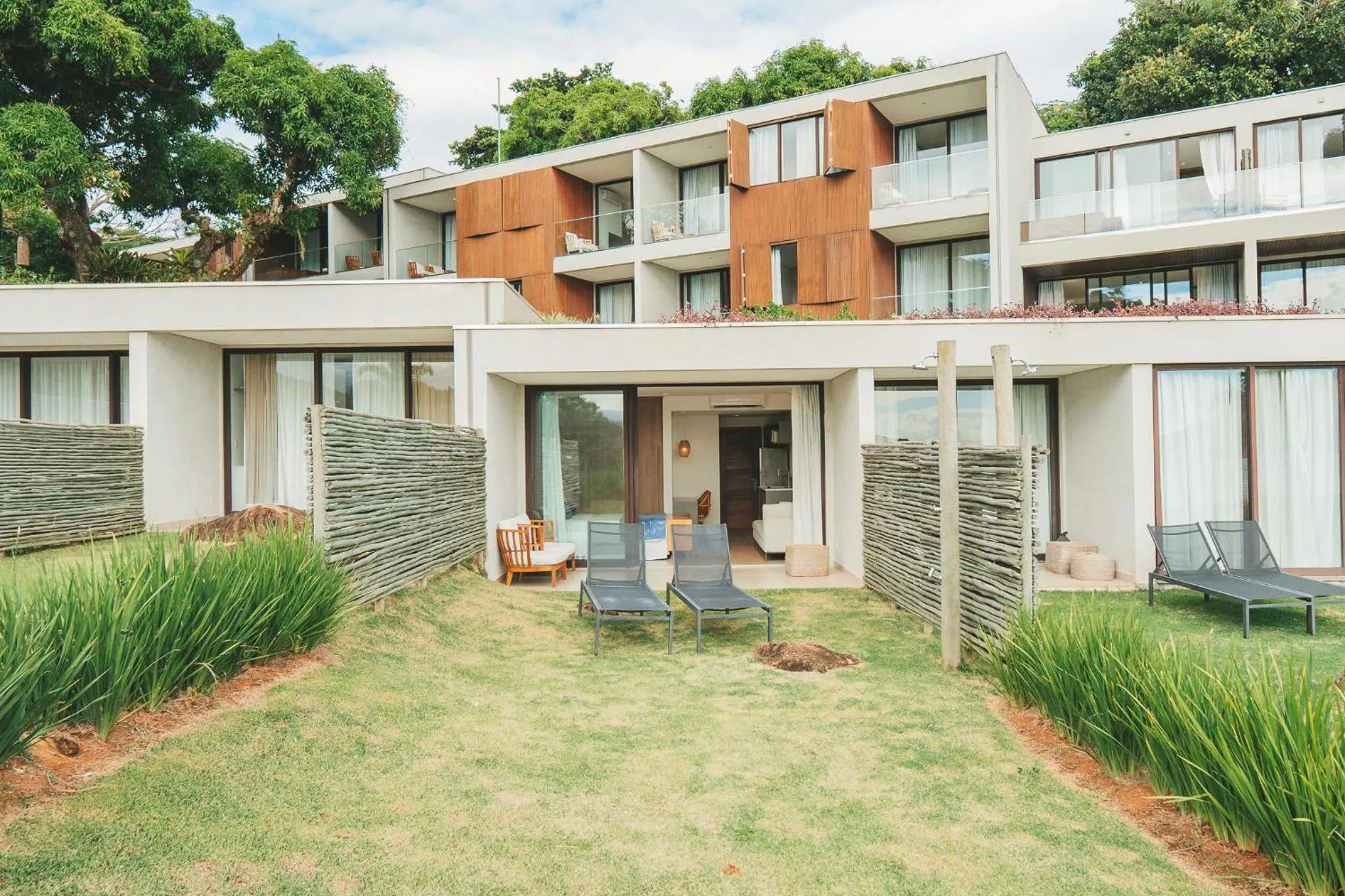 Facade/entrance in Casa Di Sirena Ilhabela