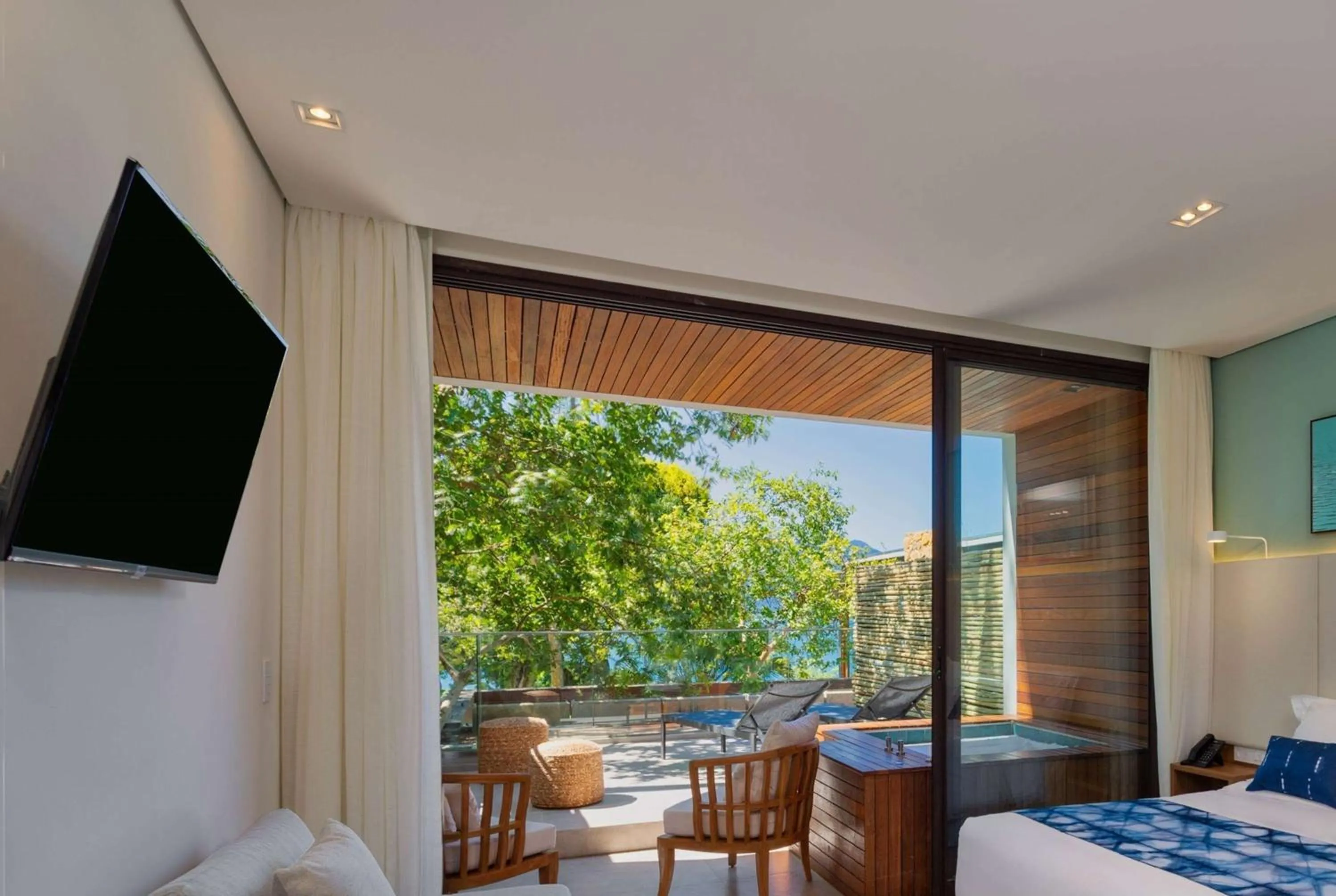 Photo of the whole room, Bed in Casa Di Sirena Ilhabela