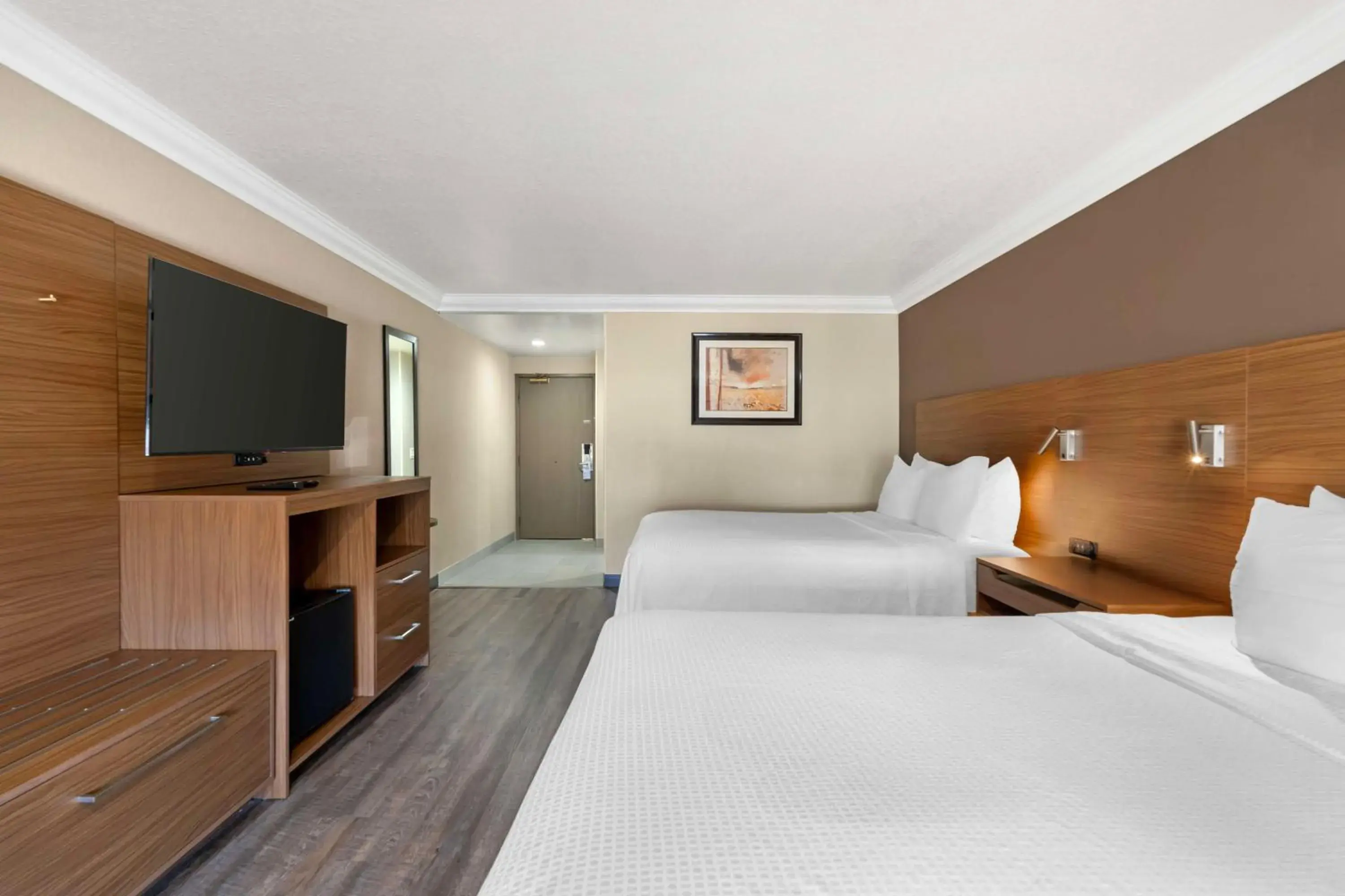 Bedroom, Bed in Best Western Plus Newport Mesa Inn Bedroom, Bed in Best Western Plus Newport Mesa Inn