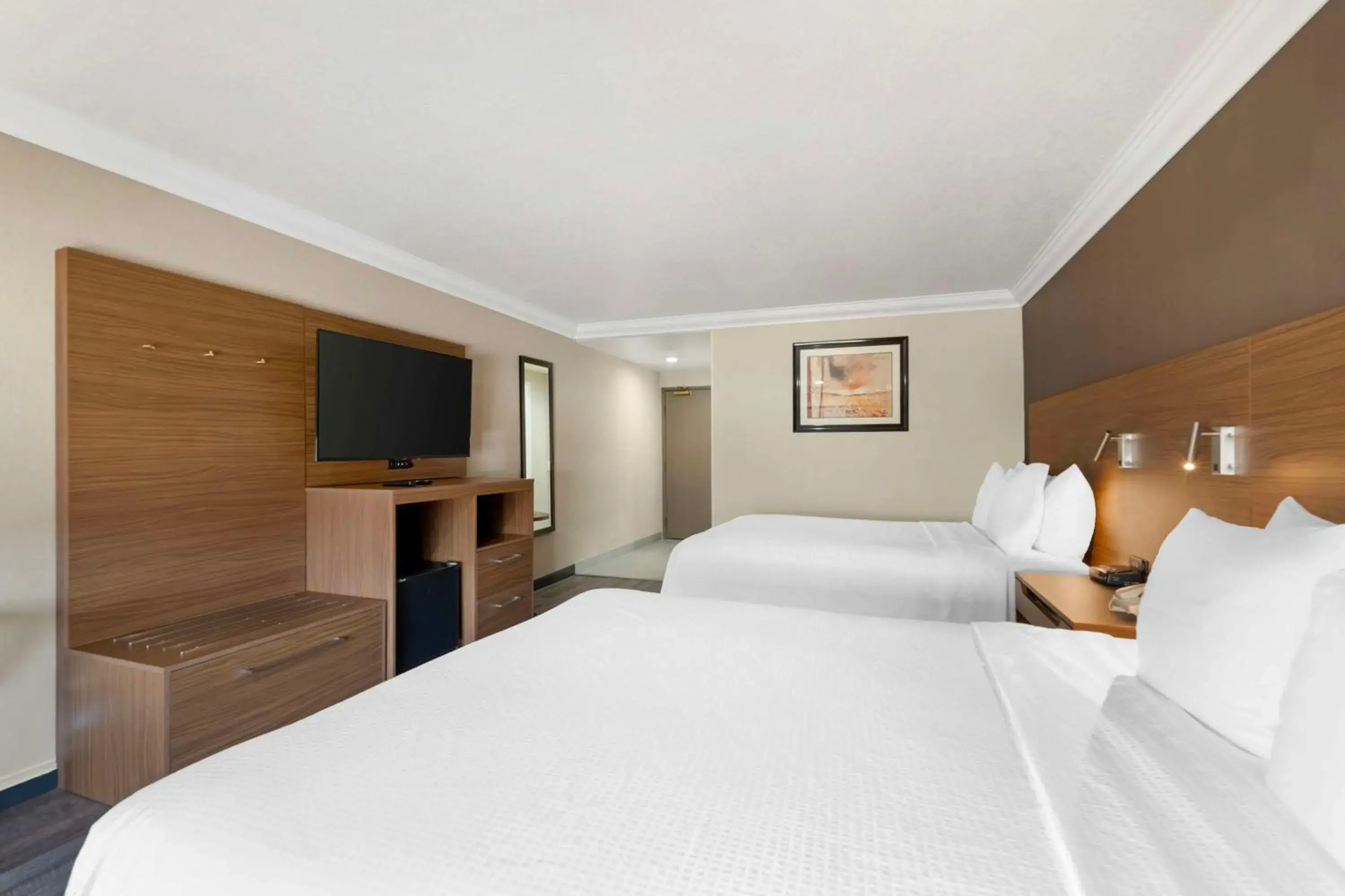 Bedroom, Bed in Best Western Plus Newport Mesa Inn Bedroom, Bed in Best Western Plus Newport Mesa Inn