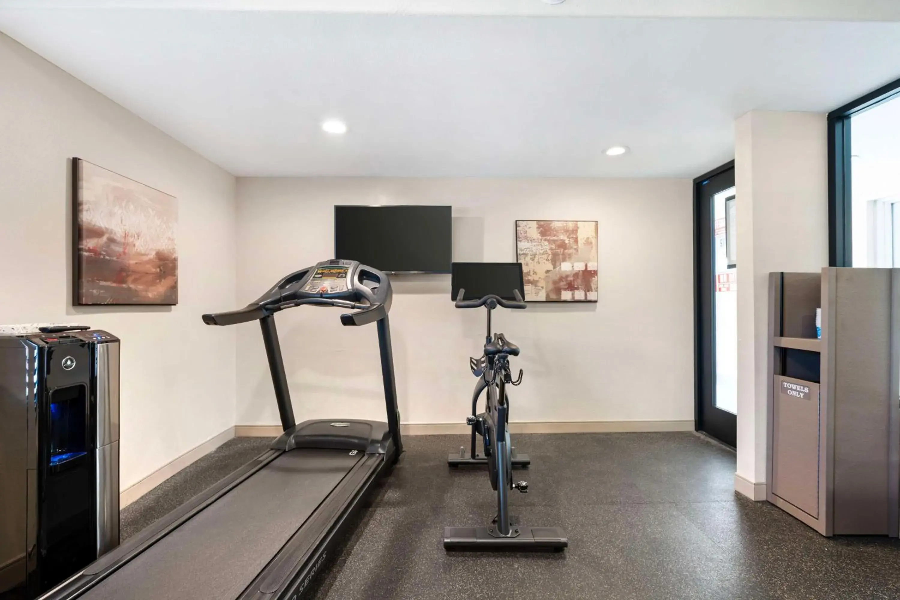 Fitness centre/facilities in Best Western Plus Newport Mesa Inn Fitness centre/facilities in Best Western Plus Newport Mesa Inn
