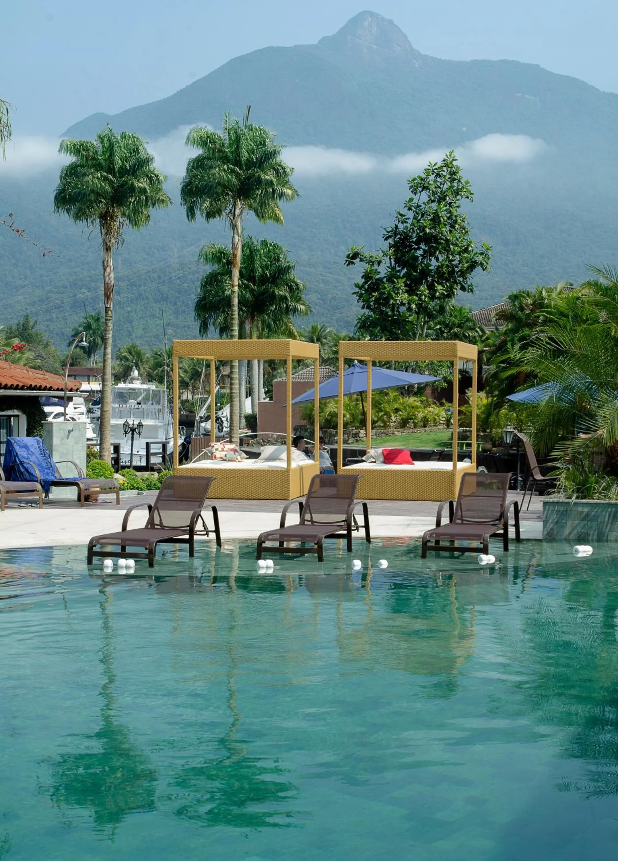 Swimming pool in Angra Boutique Hotel