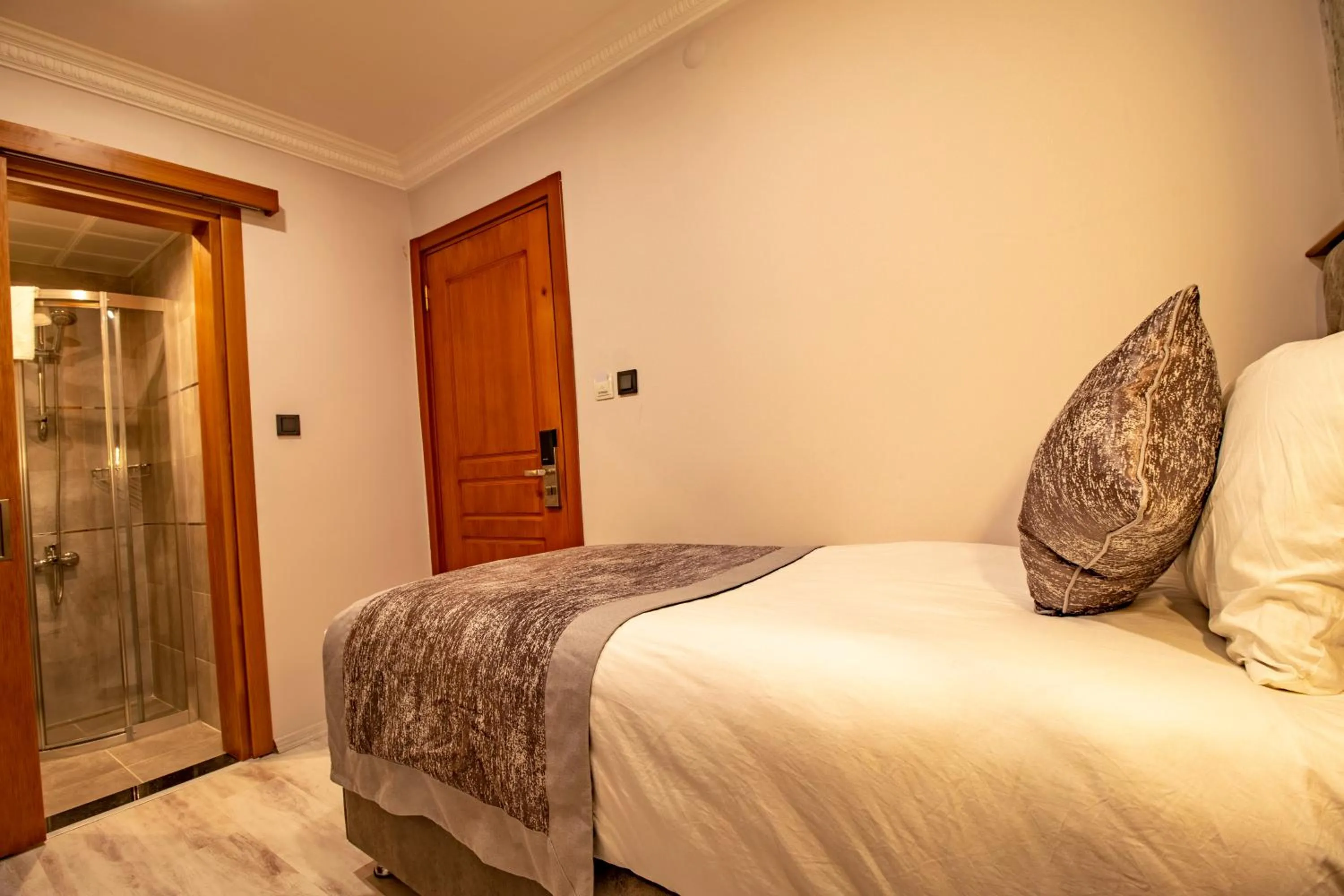 Bed in Avrasya Port Hotel