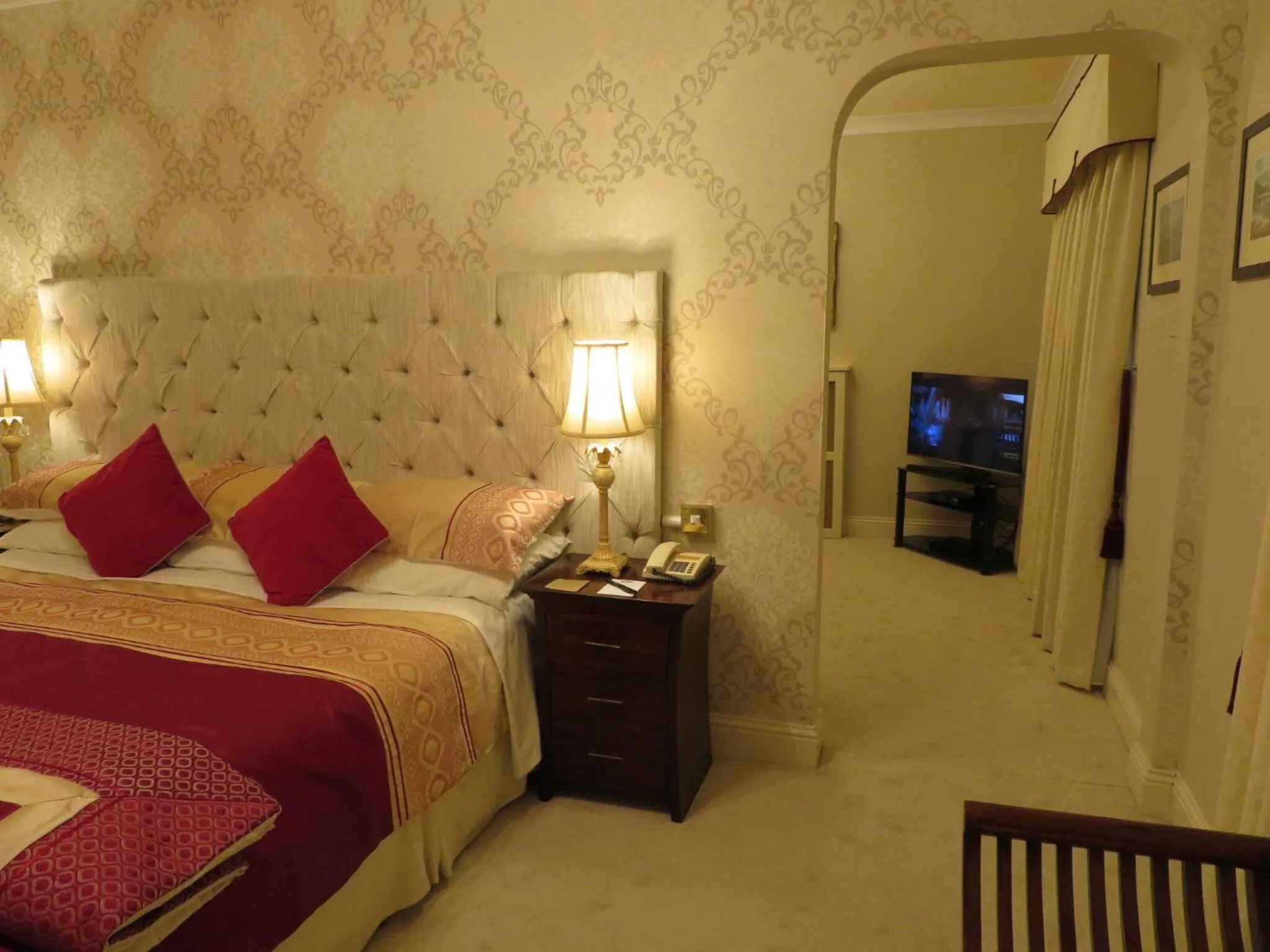 Bedroom, Bed in Brook Manor Lodge