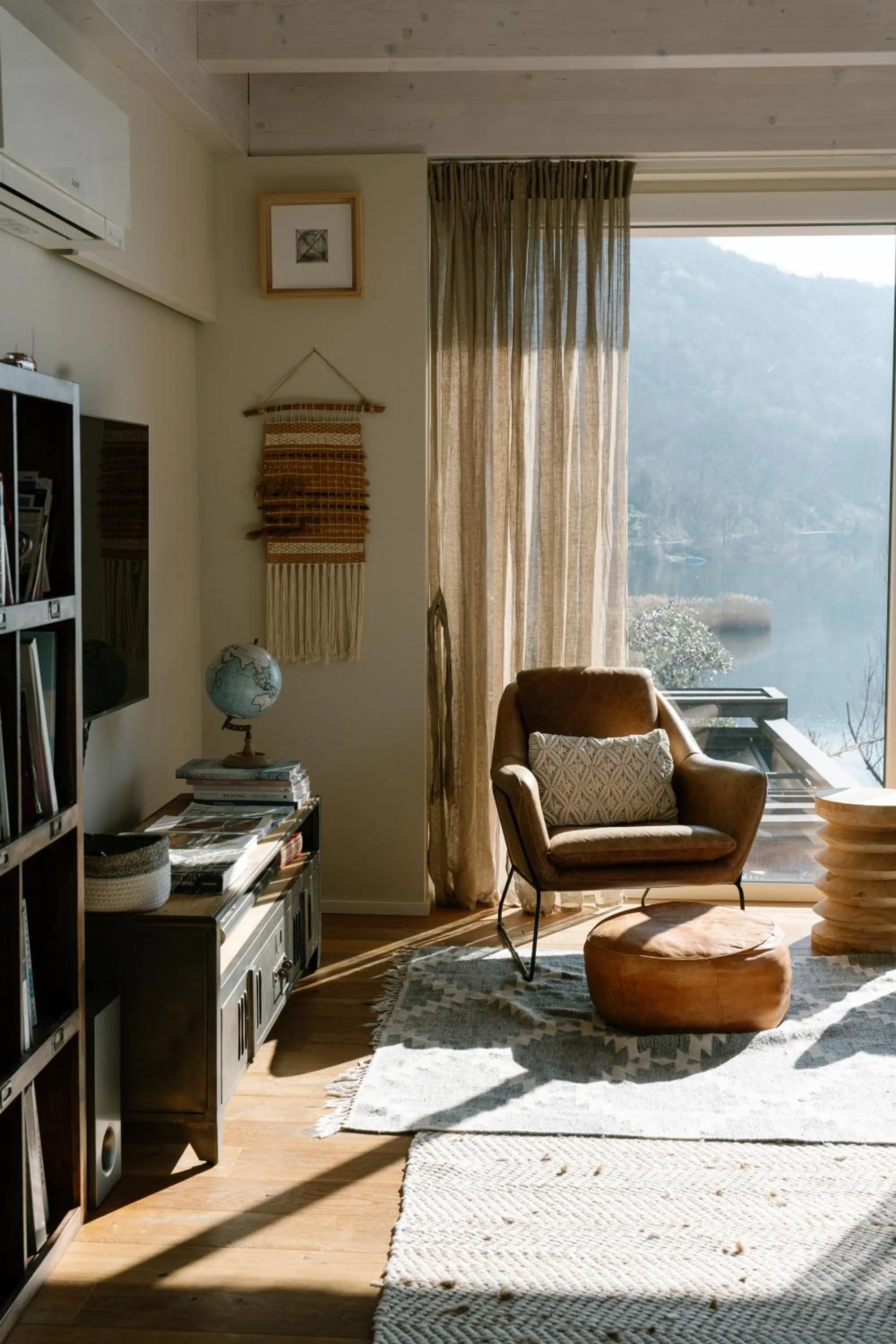 Communal lounge/ TV room in Casa della Capra