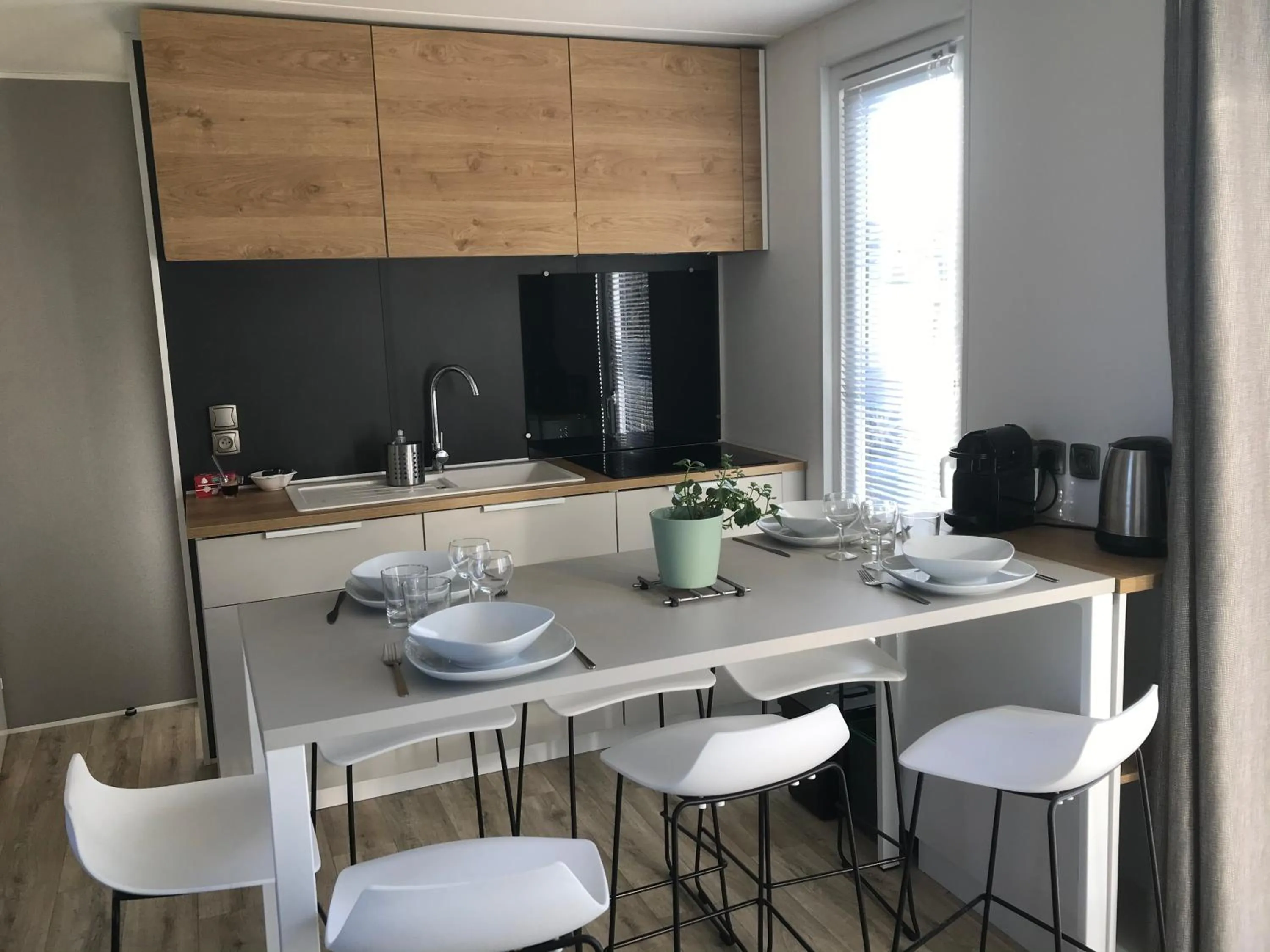 Dining area in Le Lodge Premium
