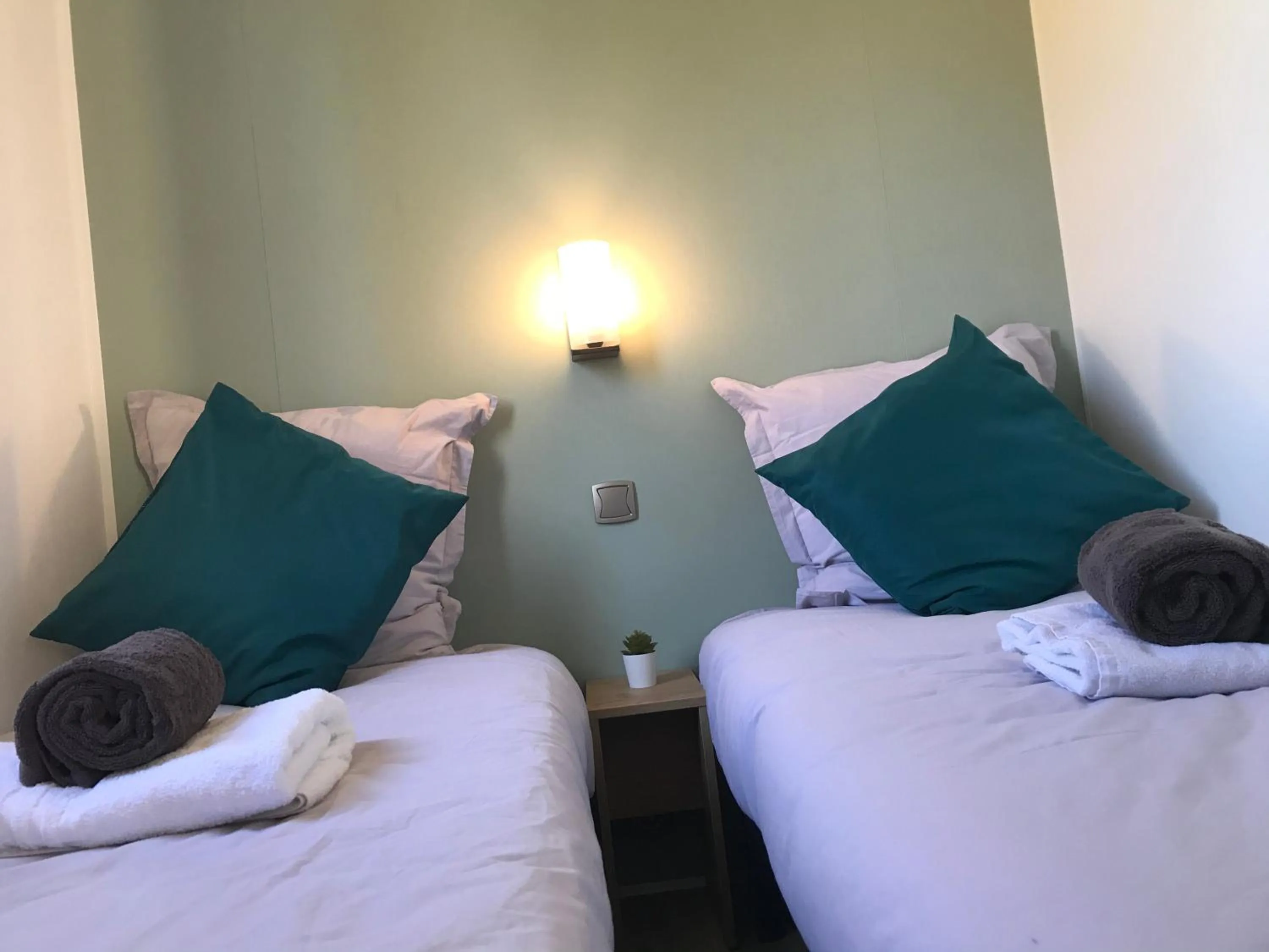 Bedroom, Bed in Le Lodge Premium