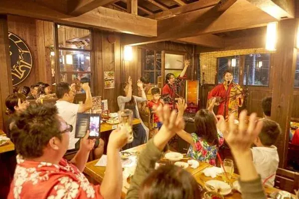 Restaurant/places to eat in Beach Resort Hotel Kalakaua Restaurant/places to eat in Beach Resort Hotel Kalakaua