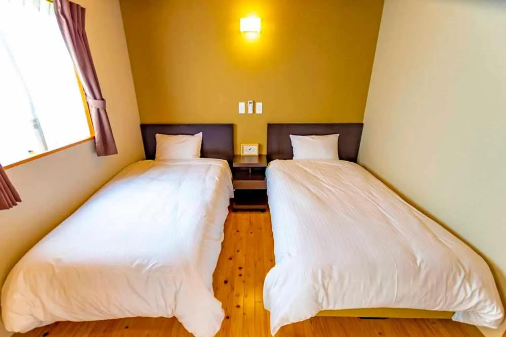 Bed in Beach Resort Hotel Kalakaua