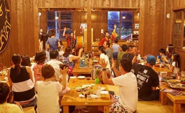 Restaurant/places to eat in Beach Resort Hotel Kalakaua Restaurant/places to eat in Beach Resort Hotel Kalakaua