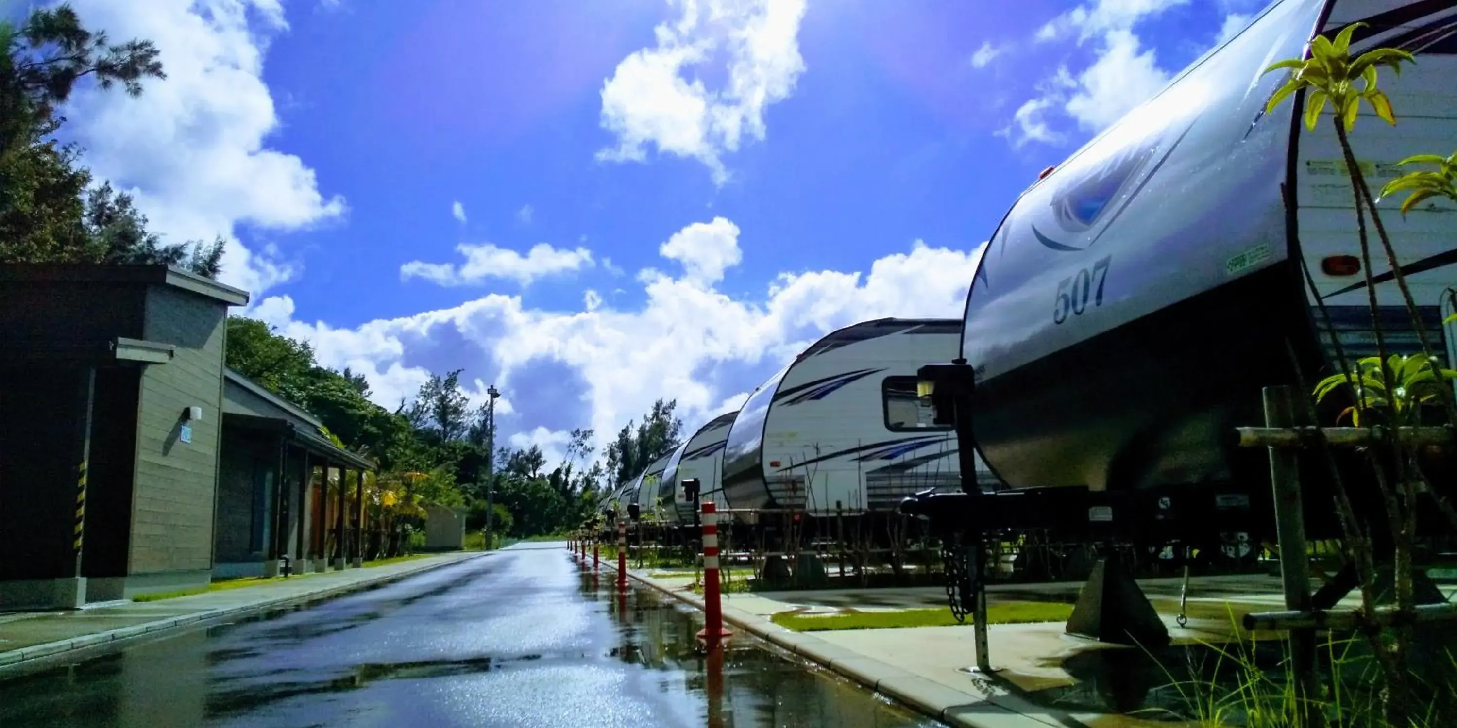 Facade/entrance in Beach Resort Hotel Kalakaua Facade/entrance in Beach Resort Hotel Kalakaua