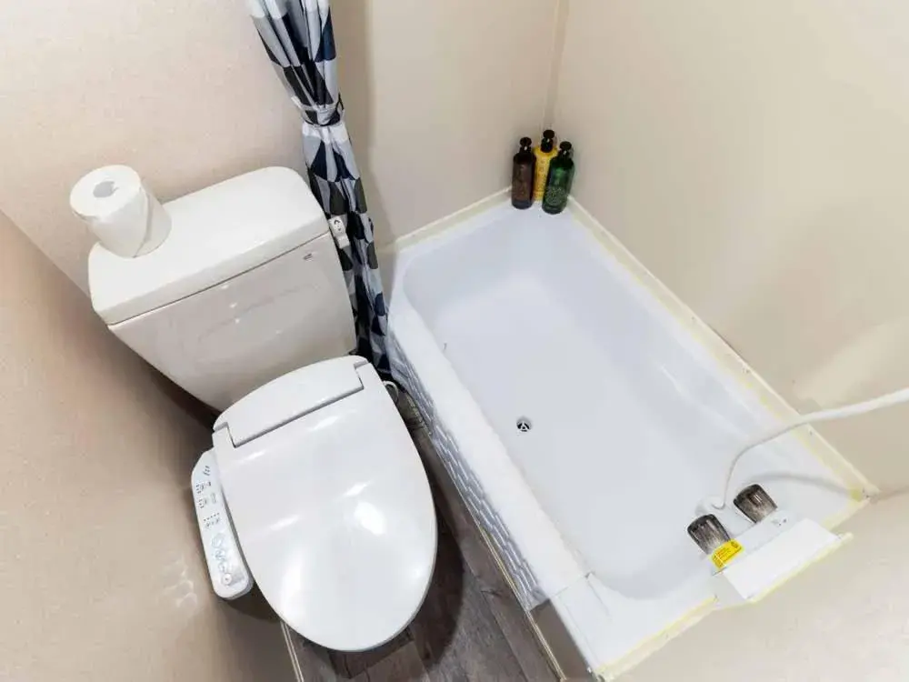 Bathroom in Beach Resort Hotel Kalakaua Bathroom in Beach Resort Hotel Kalakaua