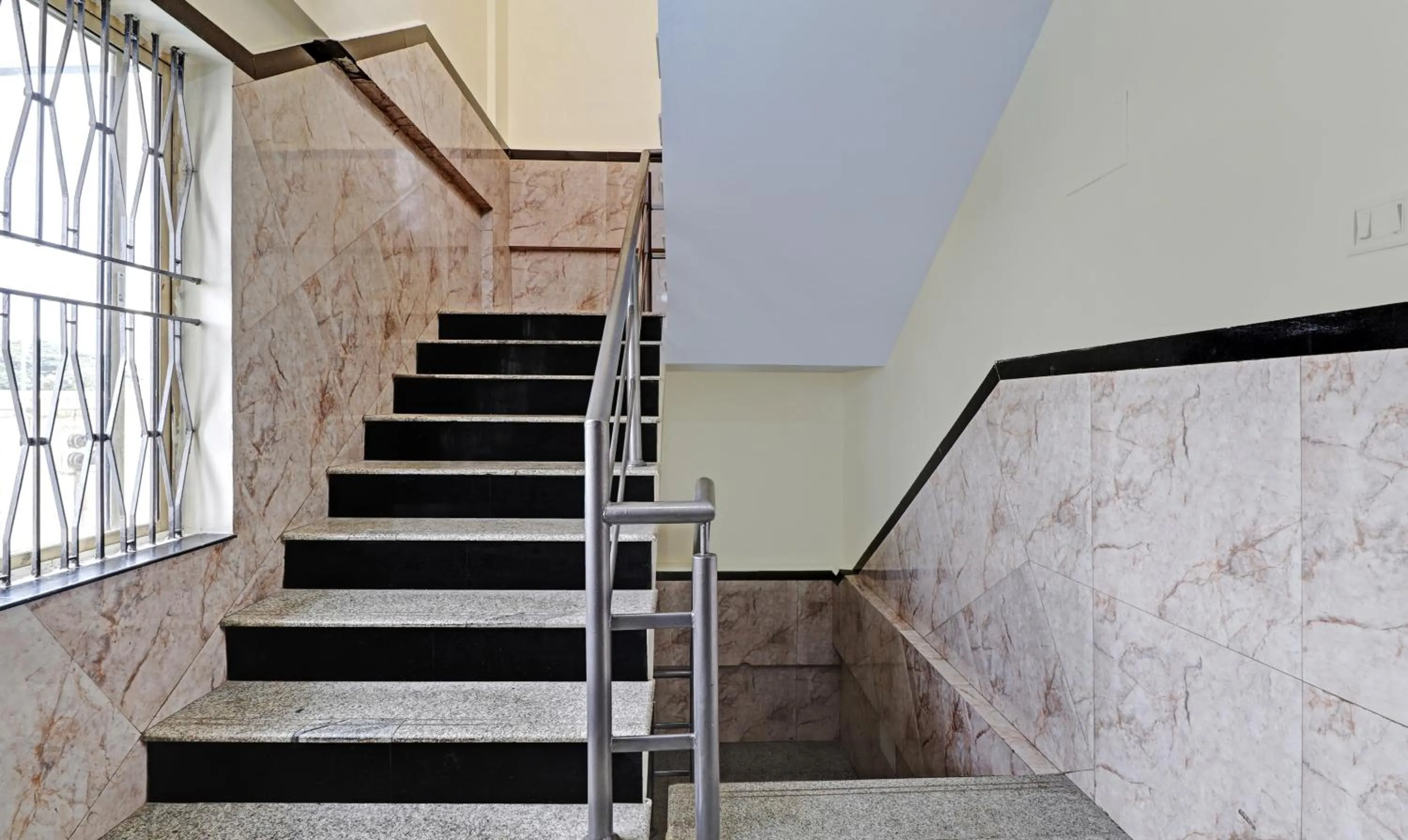 Lobby or reception in Itsy Hotels HSR Comfort