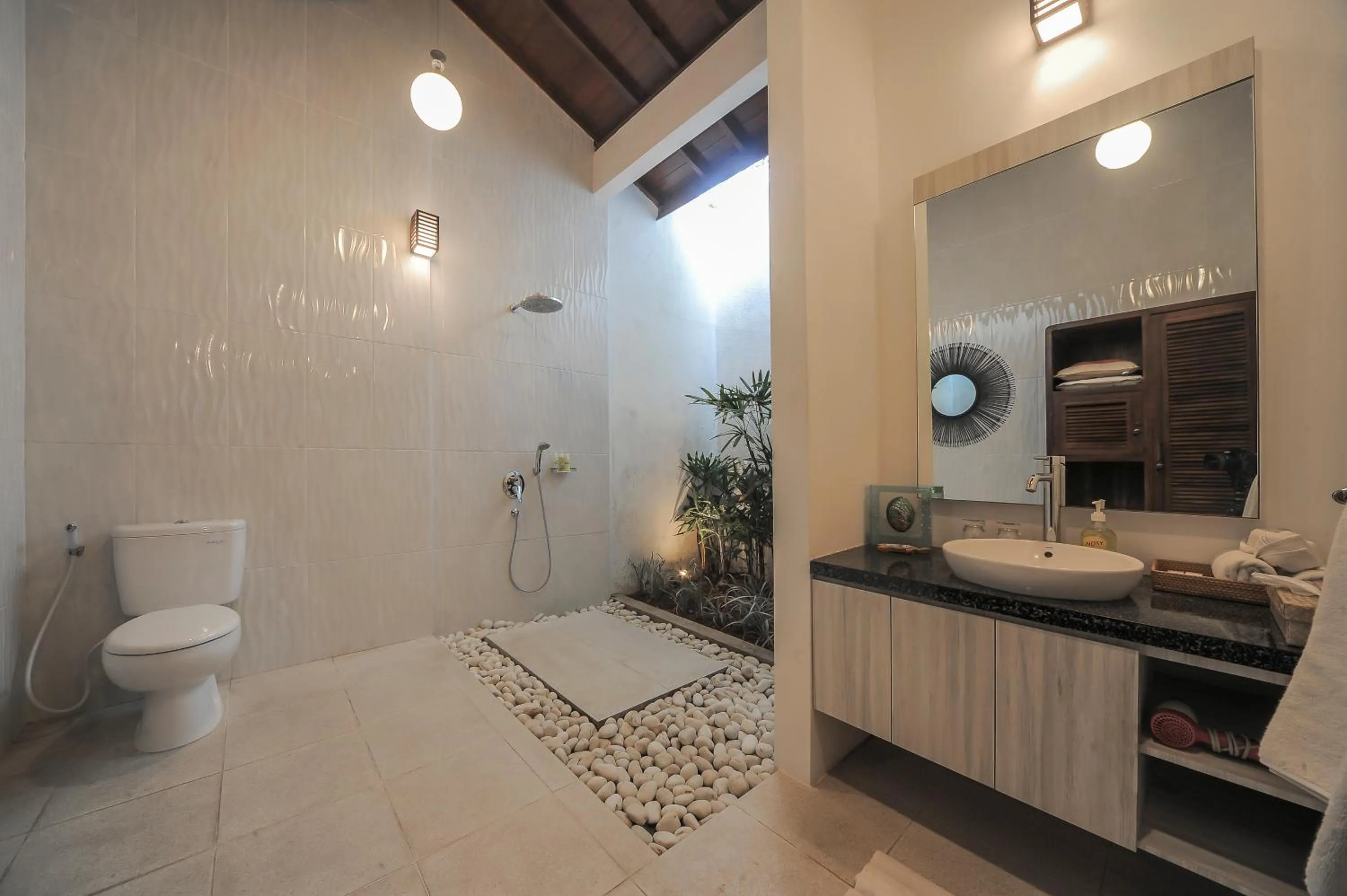 Shower in Villa COSMO, Seminyak