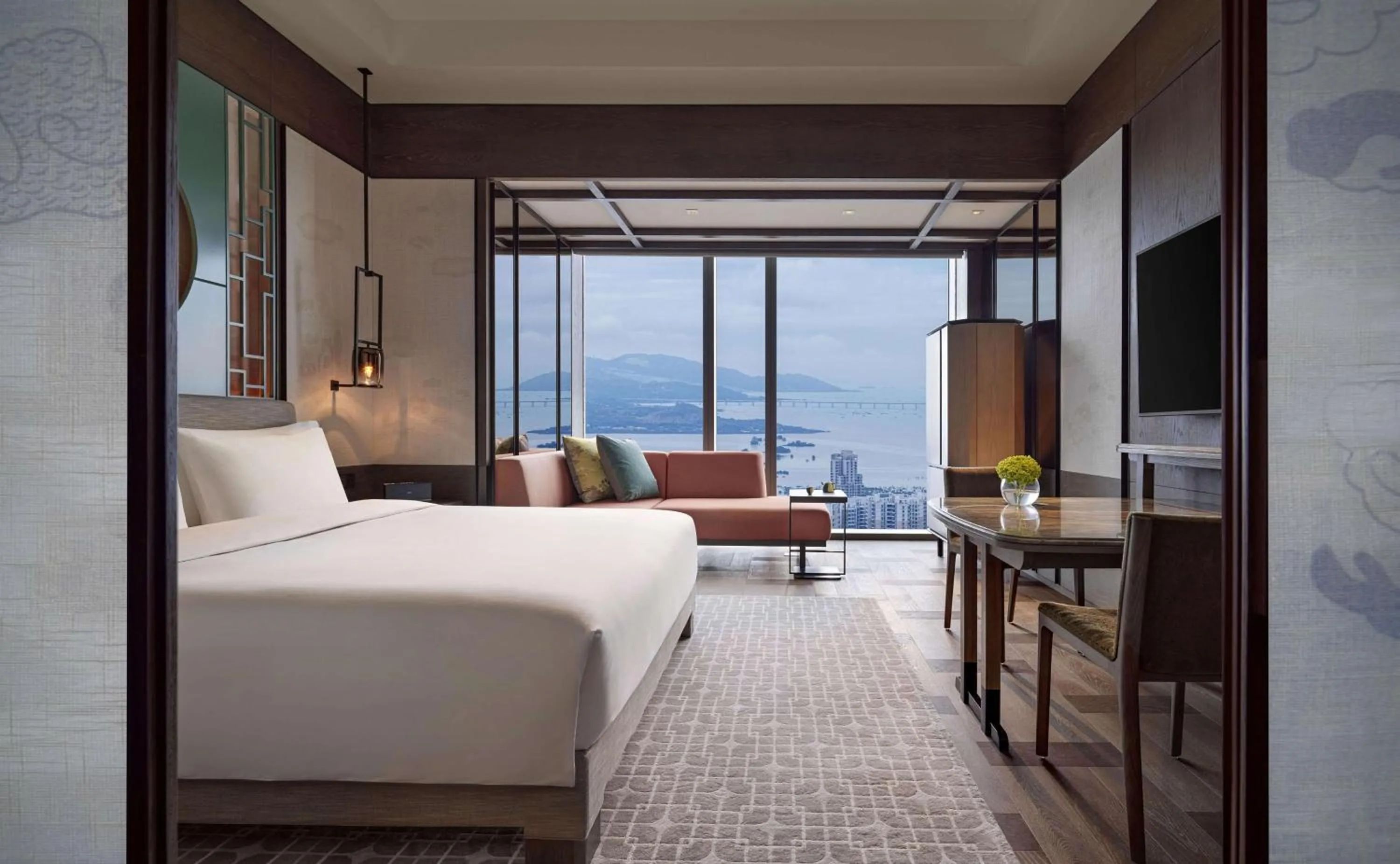 Photo of the whole room, Bed in Park Hyatt Shenzhen