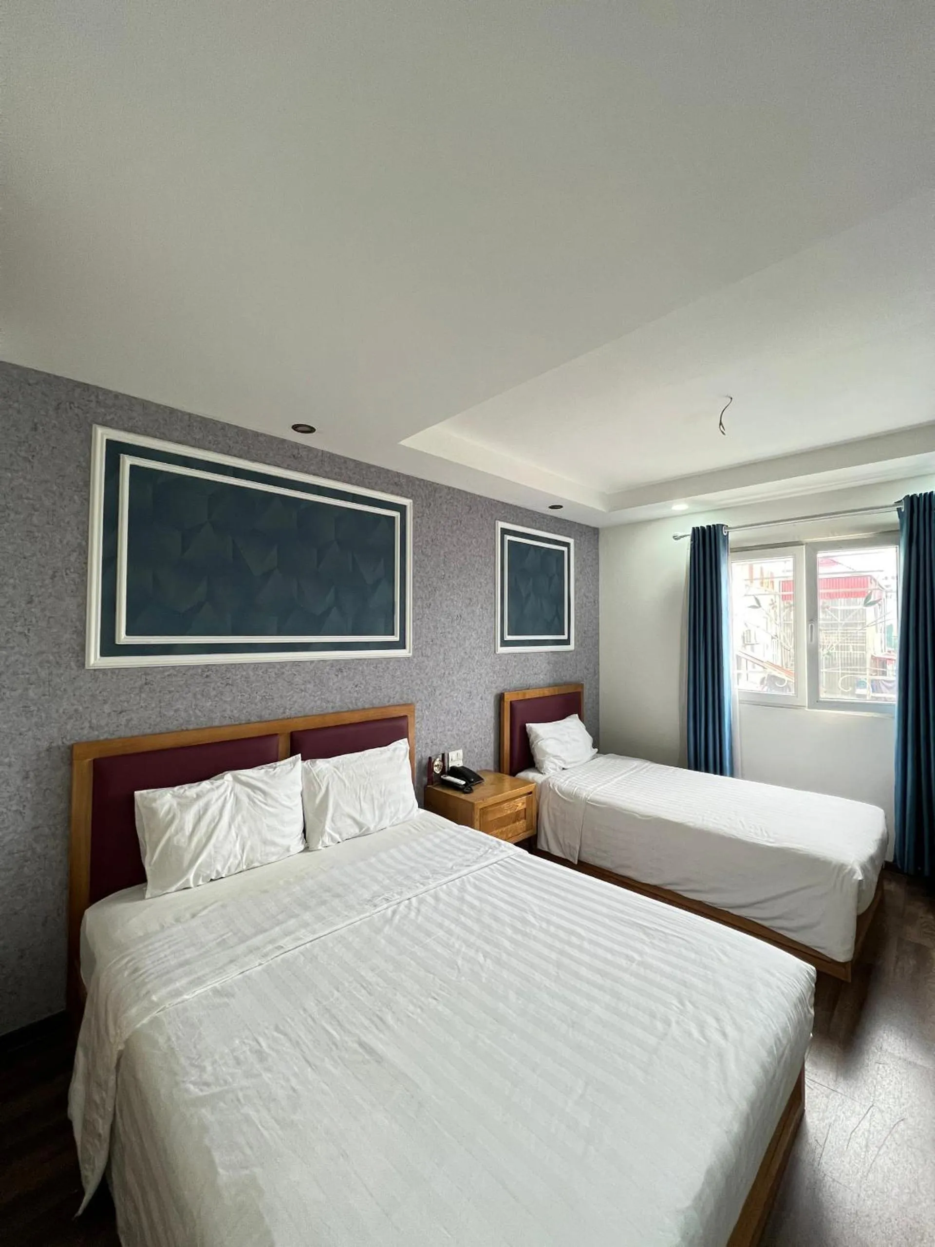 Photo of the whole room, Bed in Holiday Suites Hotel & Spa