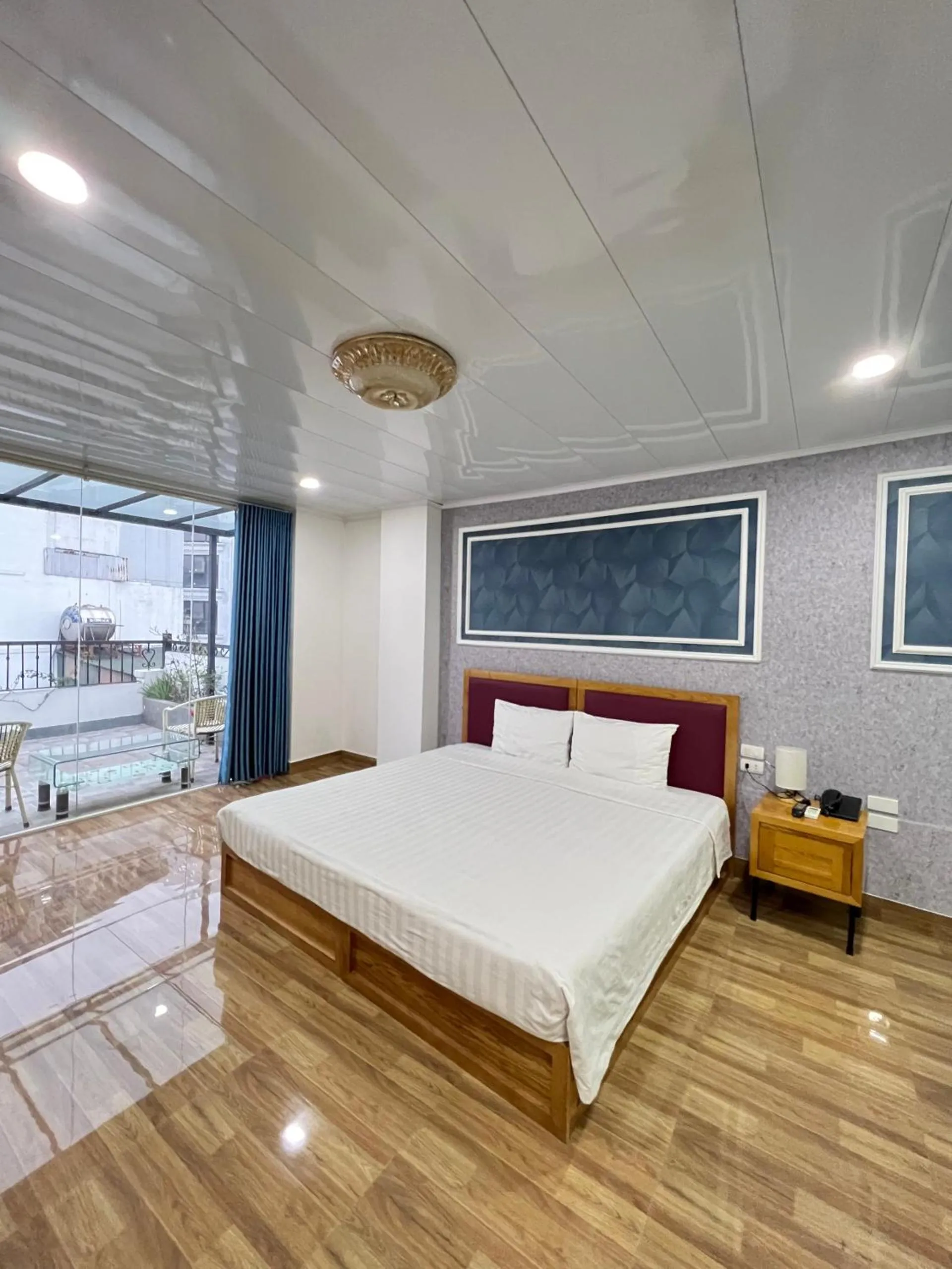 Bedroom, Bed in Holiday Suites Hotel & Spa