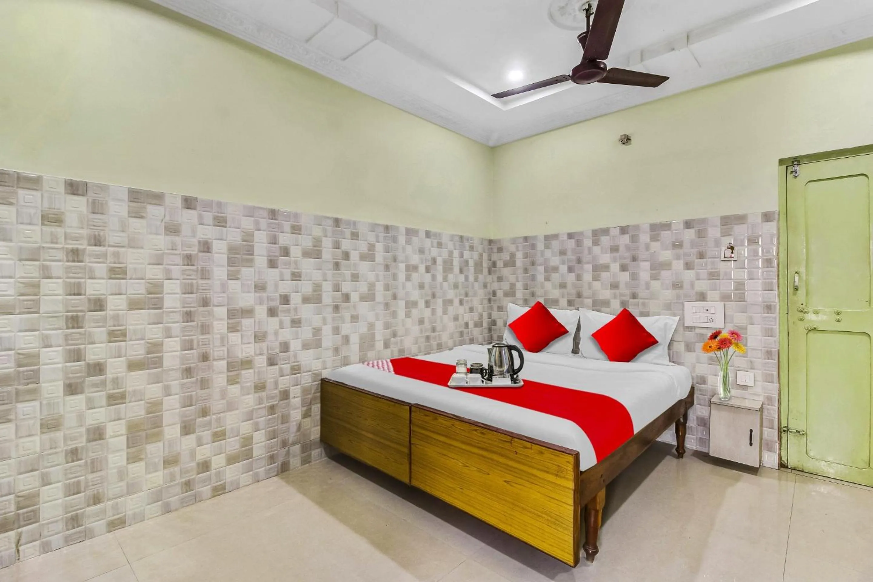 Bedroom, Bed in Super Hotel O Sridhar