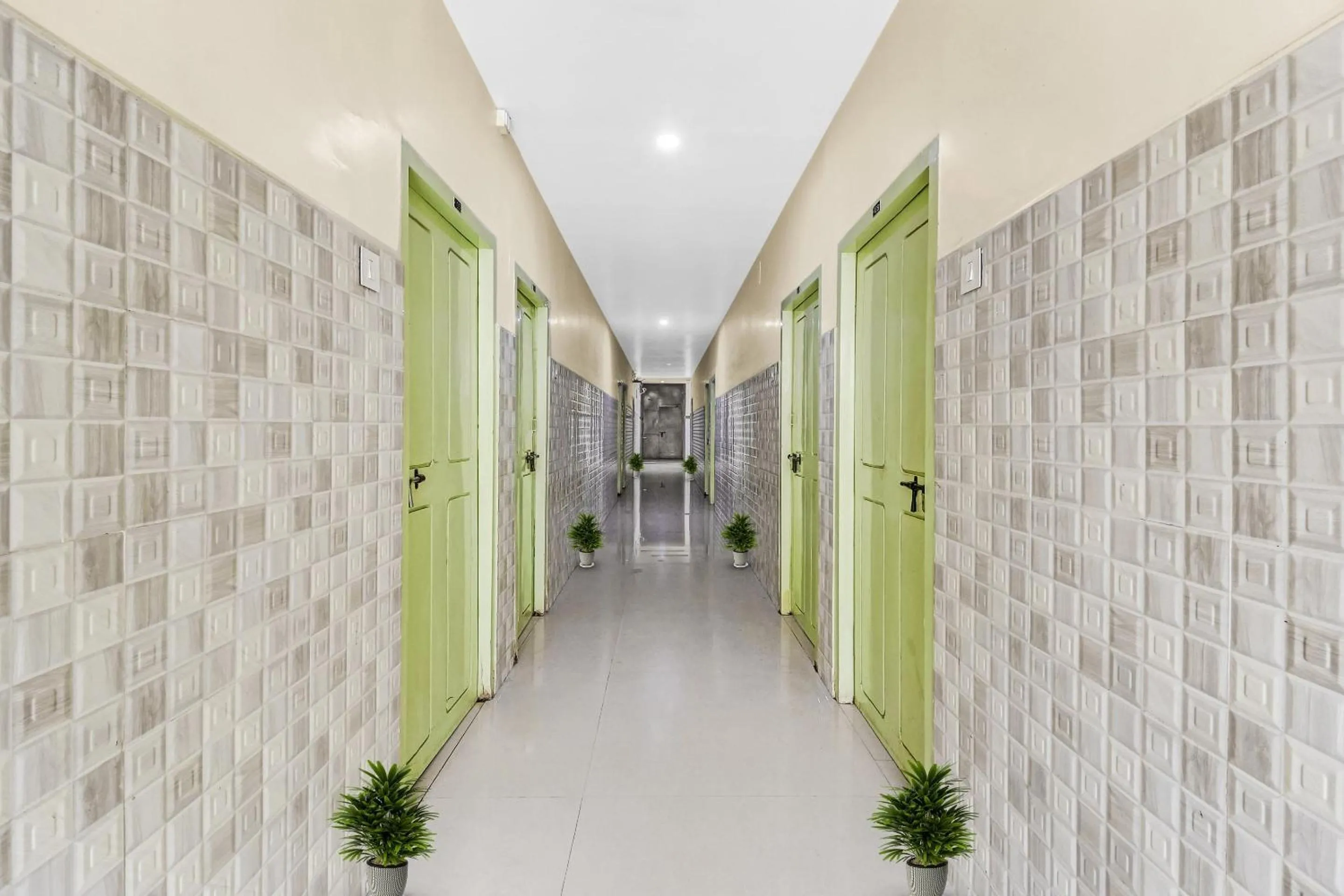 Lobby or reception in Hotel O Sridhar