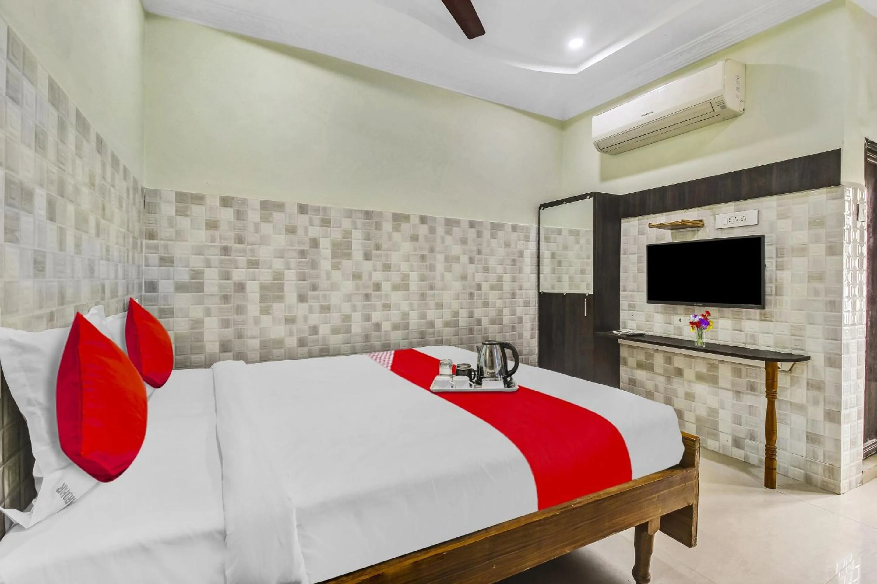 Bedroom, Bed in Hotel O Sridhar