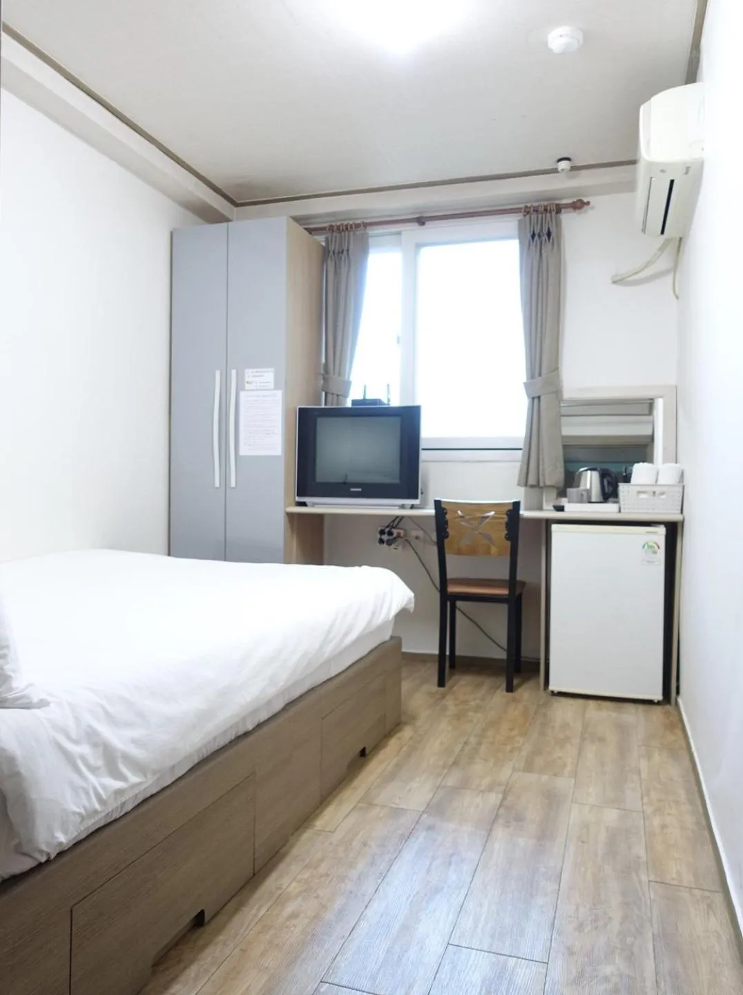 TV and multimedia, Bed in Gangnam Suncity Guesthouse