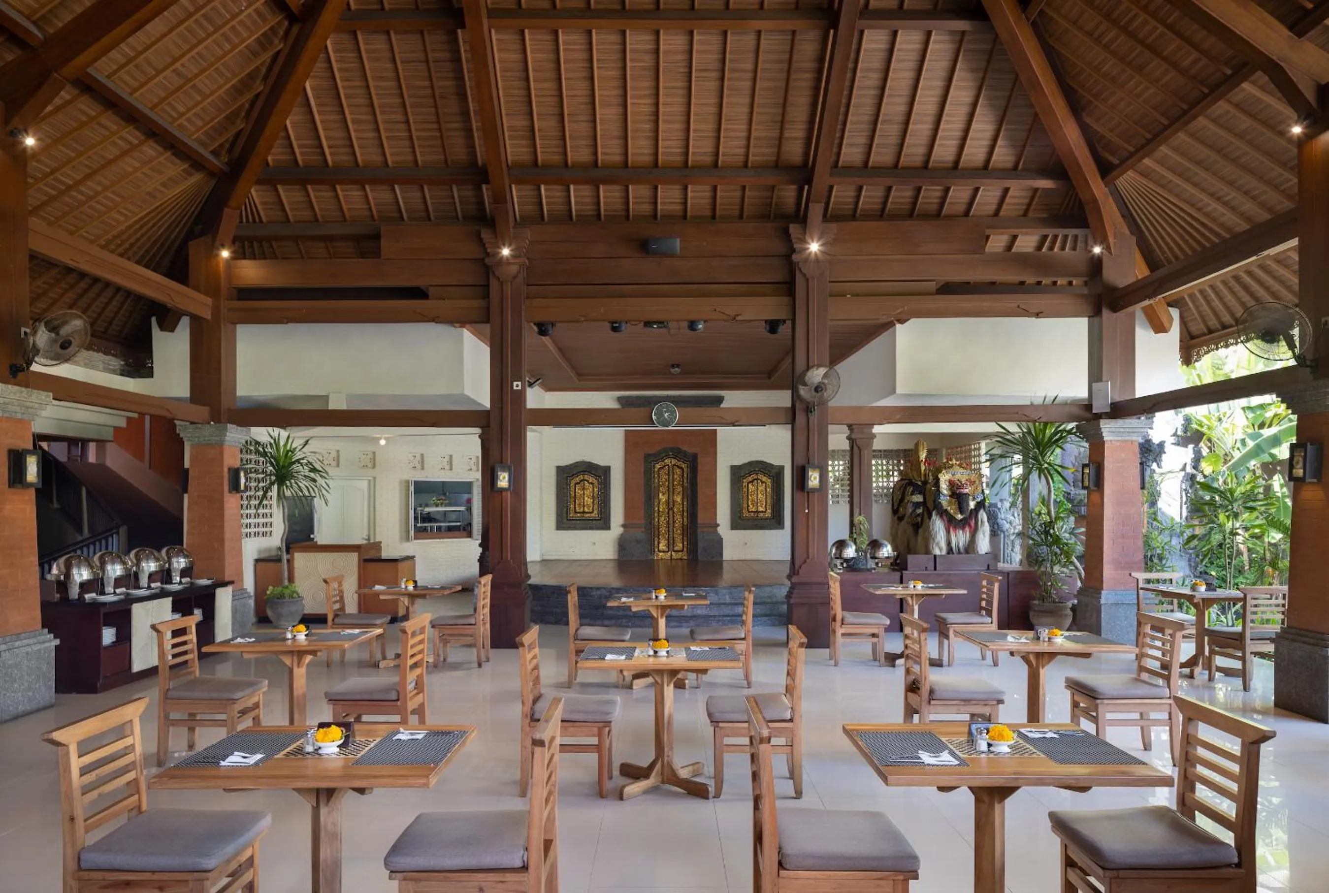 Restaurant/places to eat in Adi Dharma Hotel Kuta