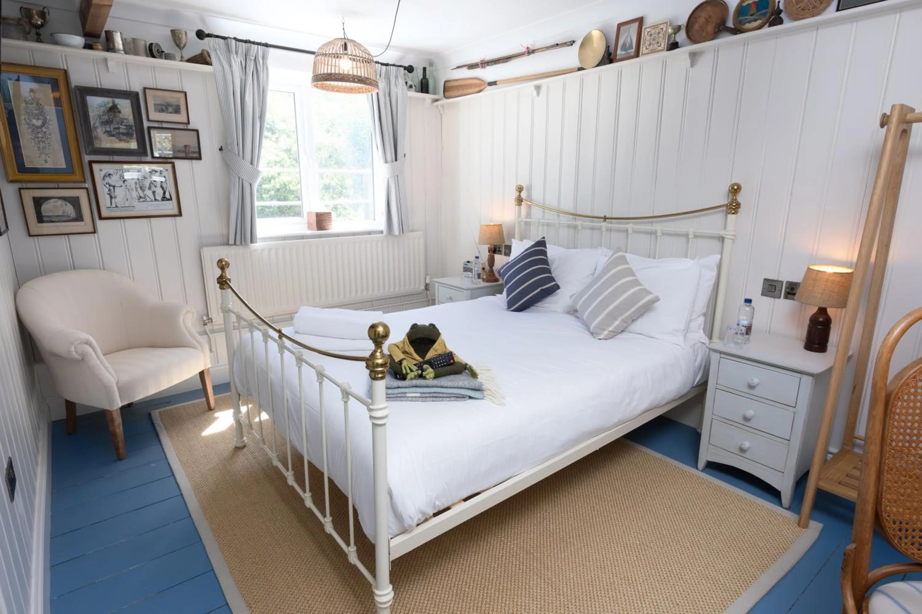 Bedroom, Bed in The Smugglers Inn