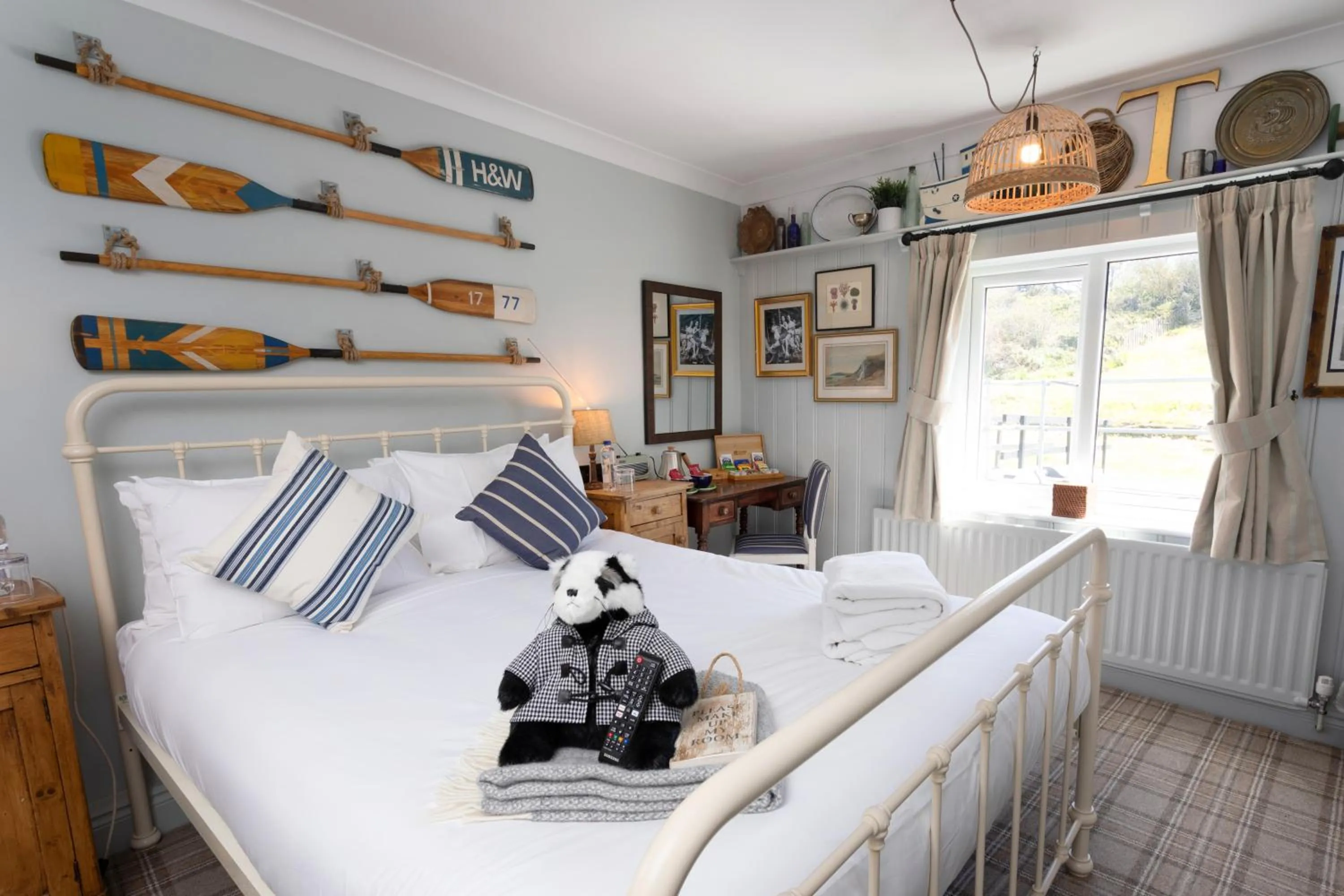 Bedroom, Bed in The Smugglers Inn