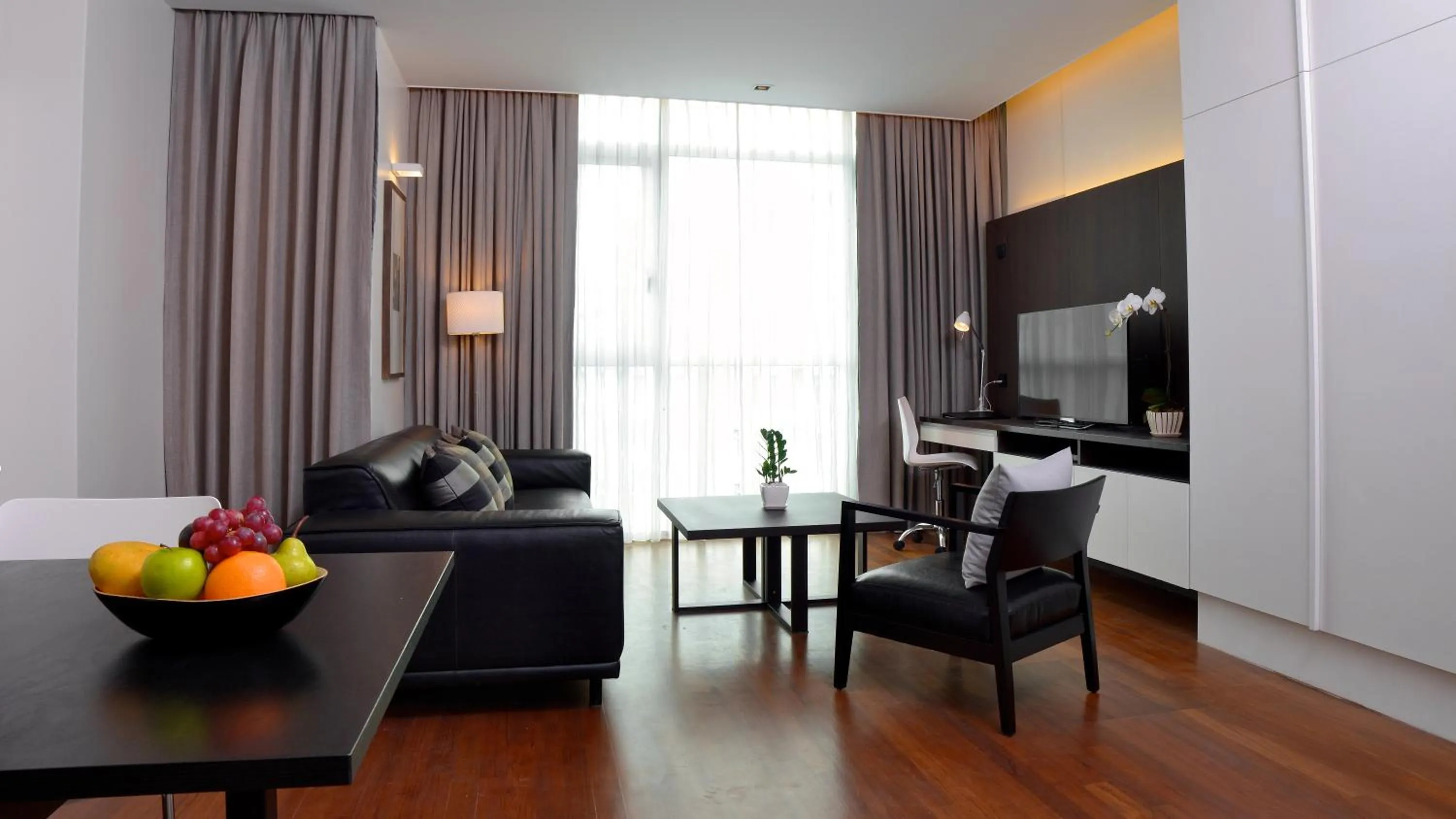 Nightclub / DJ in Residence26