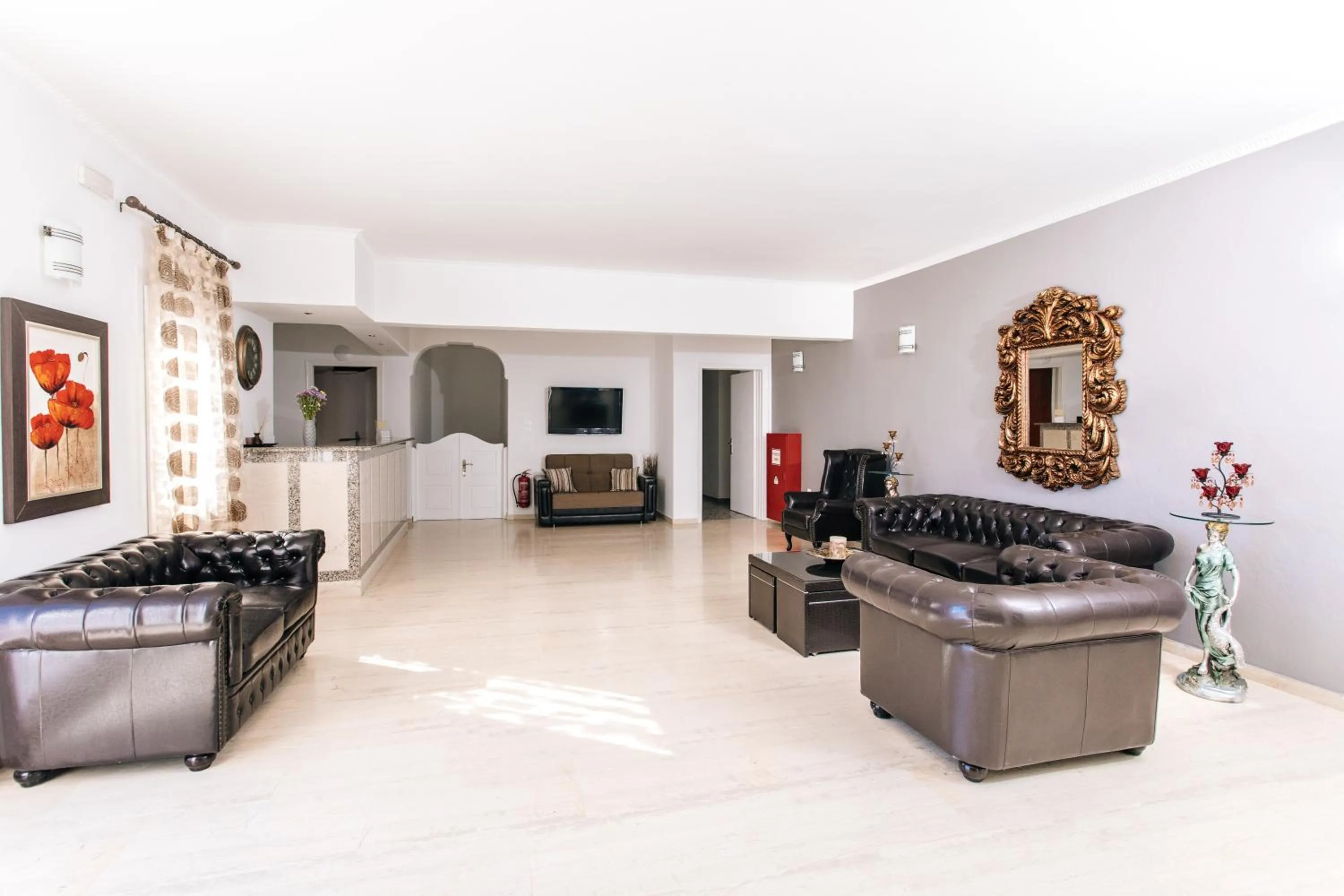 TV and multimedia, Bed in Nikos Hotel