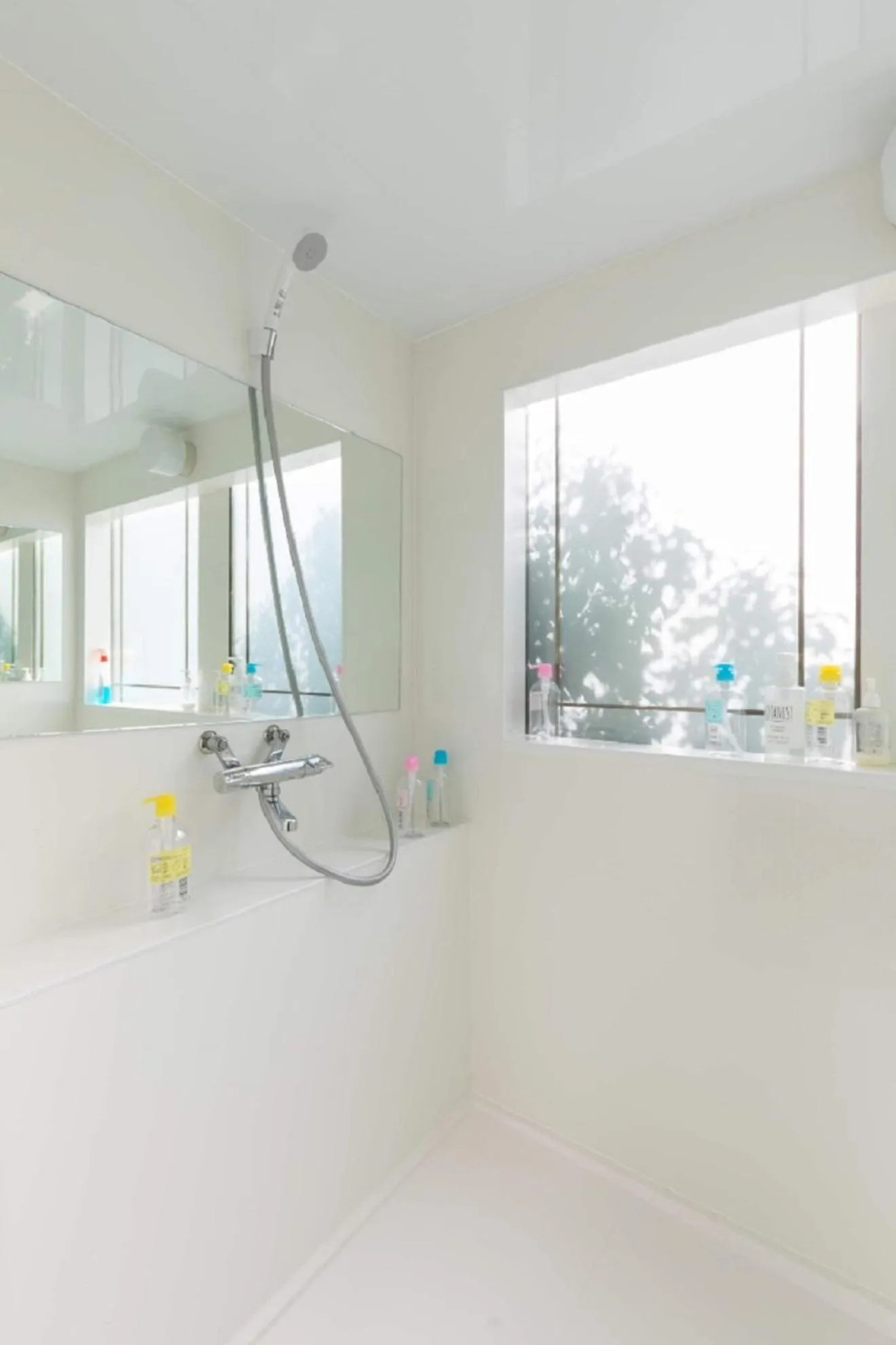 Shower in Hotel Adonis Tokyo - Dormitory Share Room For Male Only At City Center