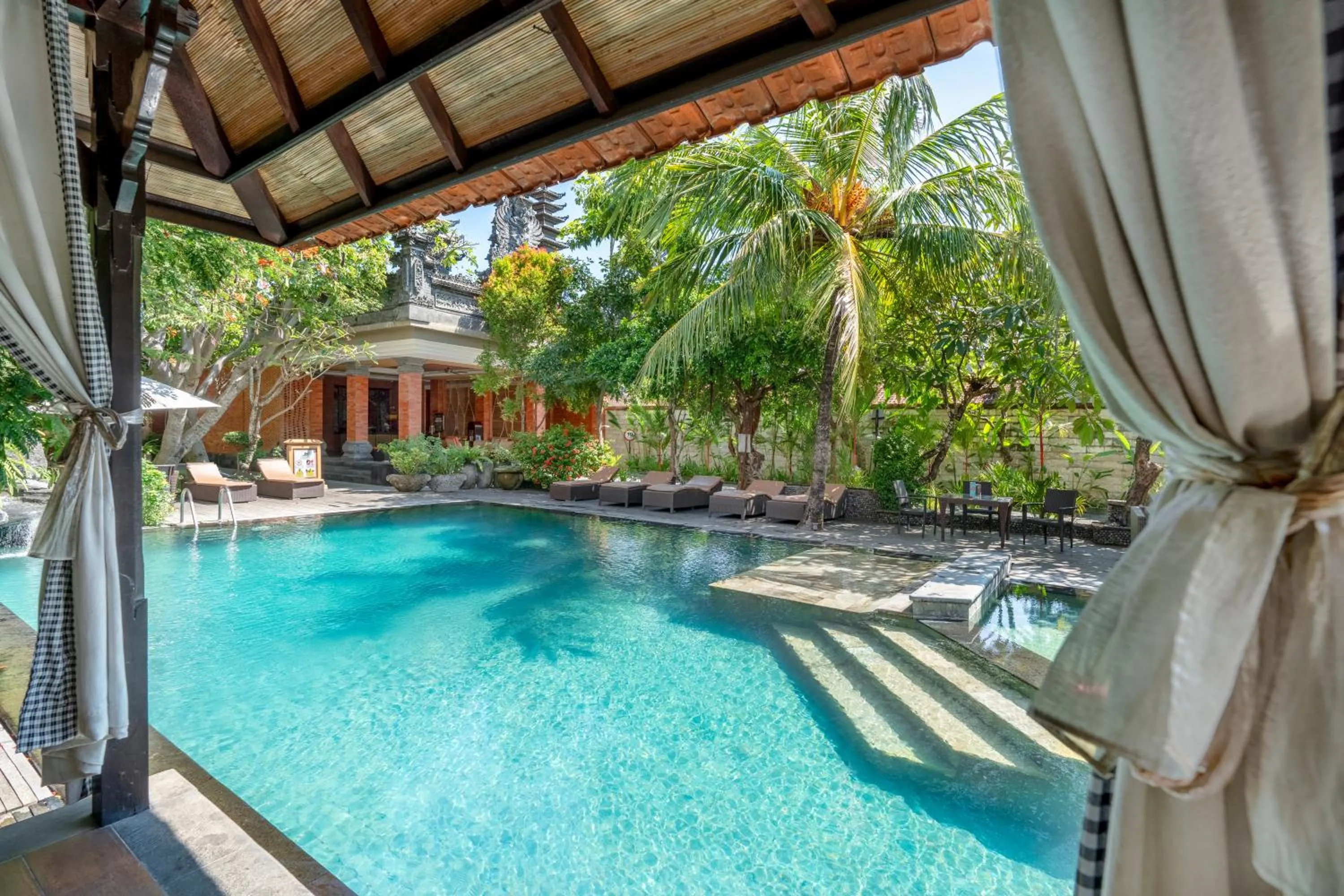 Swimming pool in Adi Dharma Hotel Legian