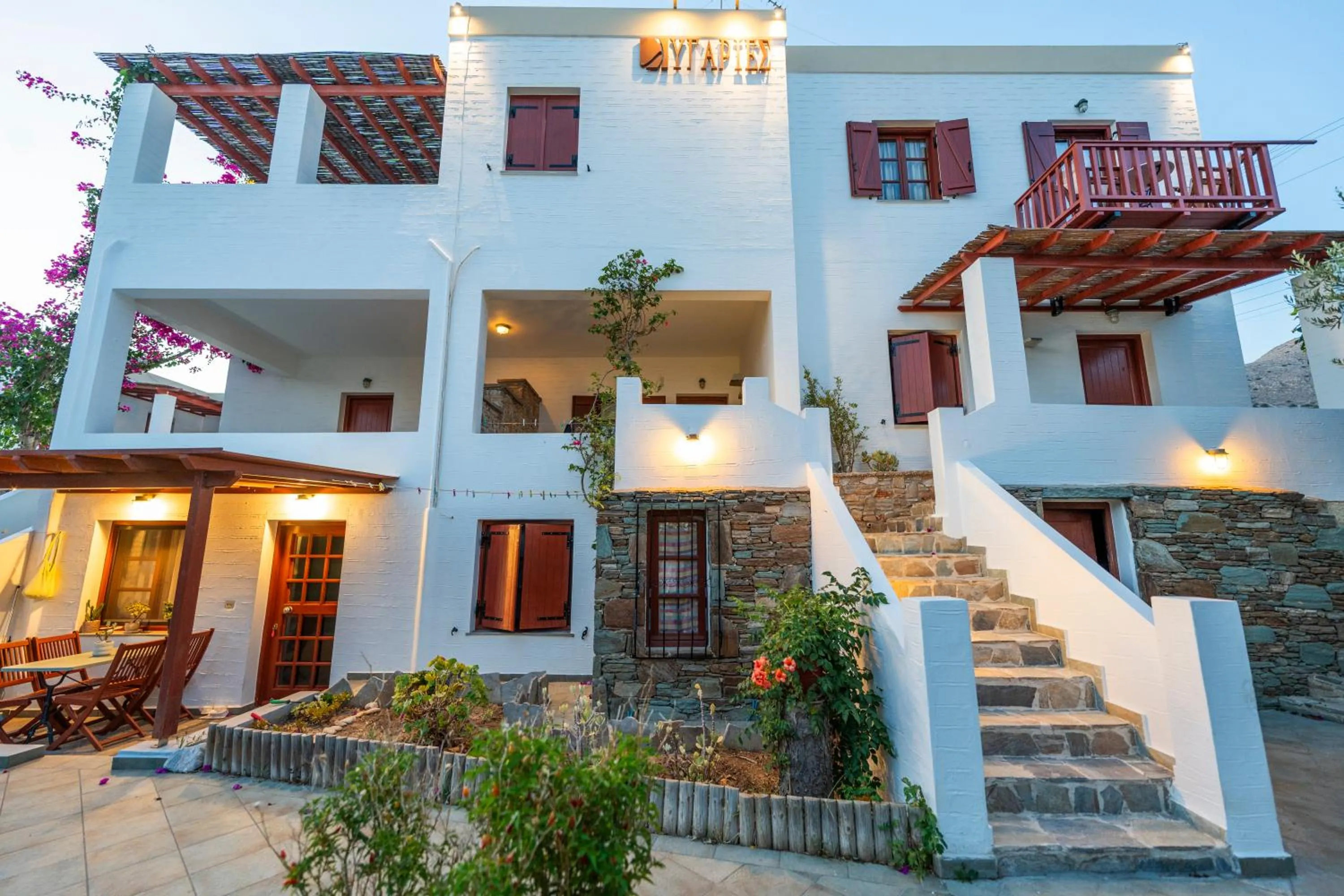 Property building in Ligaries