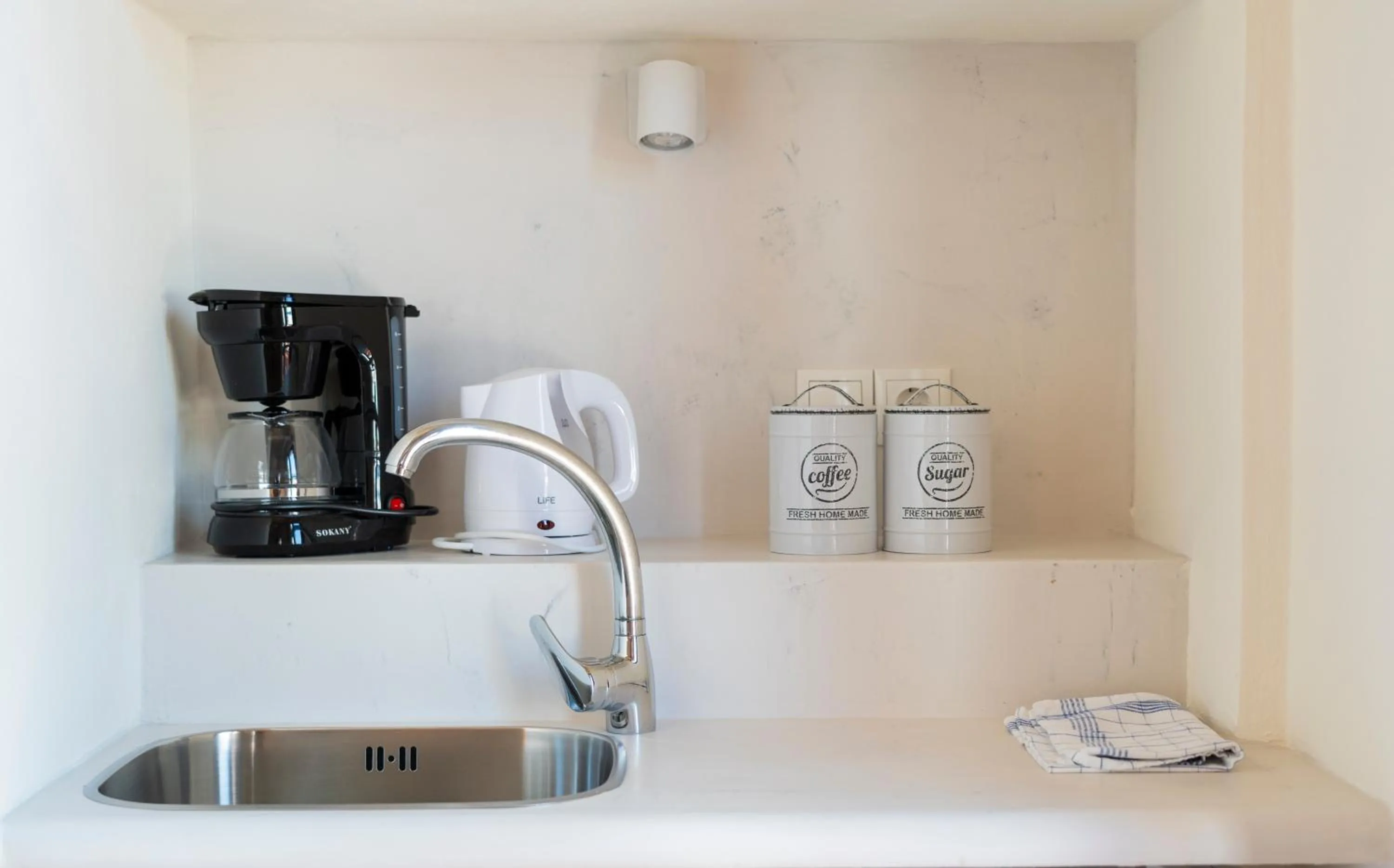 Coffee/tea facilities in Ligaries