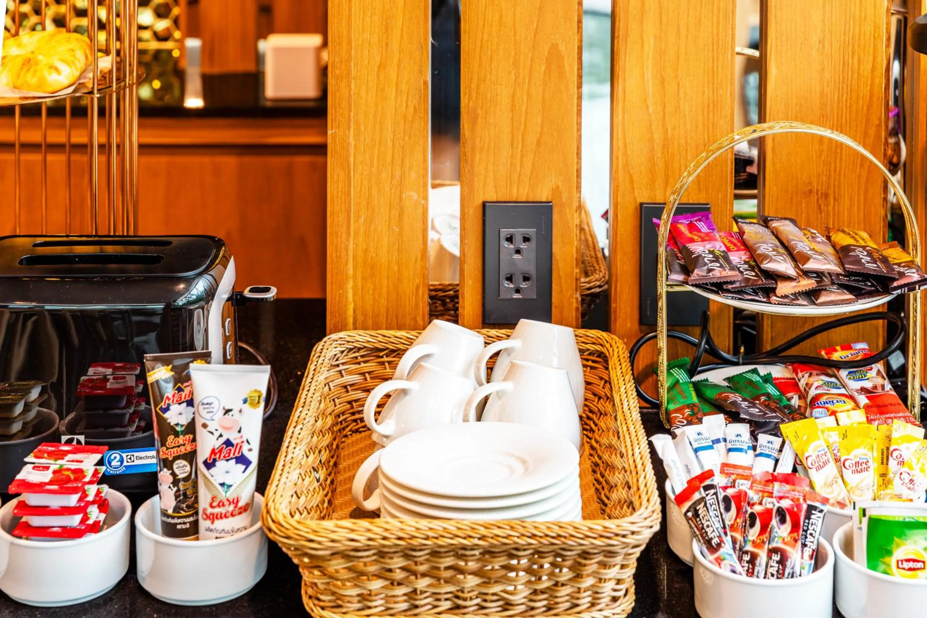 Restaurant/places to eat in The Grand Sala Thai