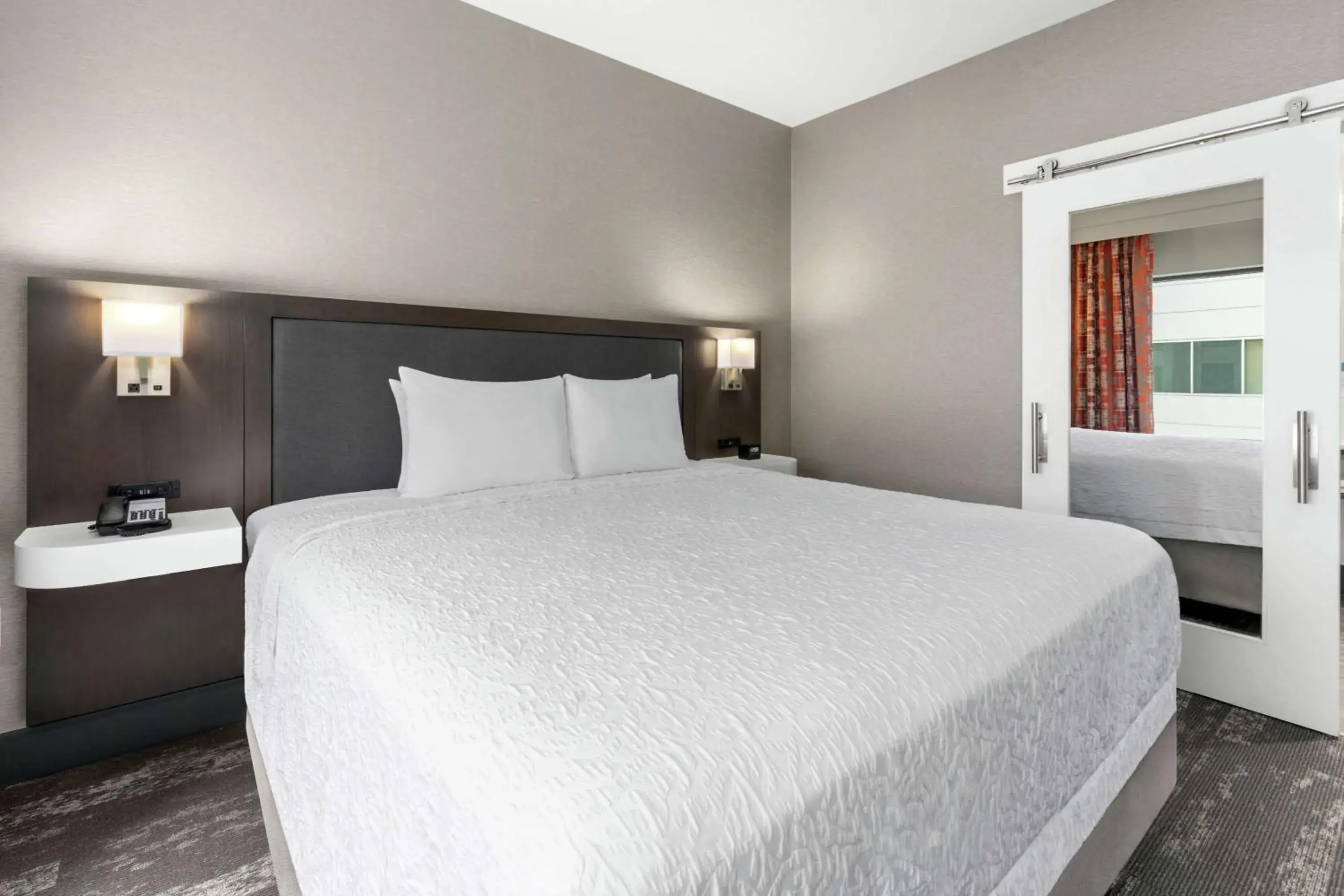 Bed in Hampton Inn & Suites Spokane Downtown-South Bed in Hampton Inn & Suites Spokane Downtown-South