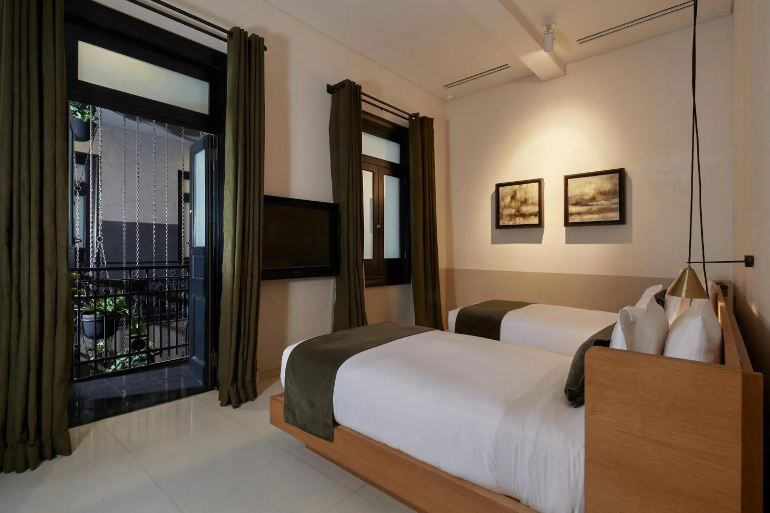 Bed in Umbral, Curio Collection By Hilton Bed in Umbral, Curio Collection By Hilton