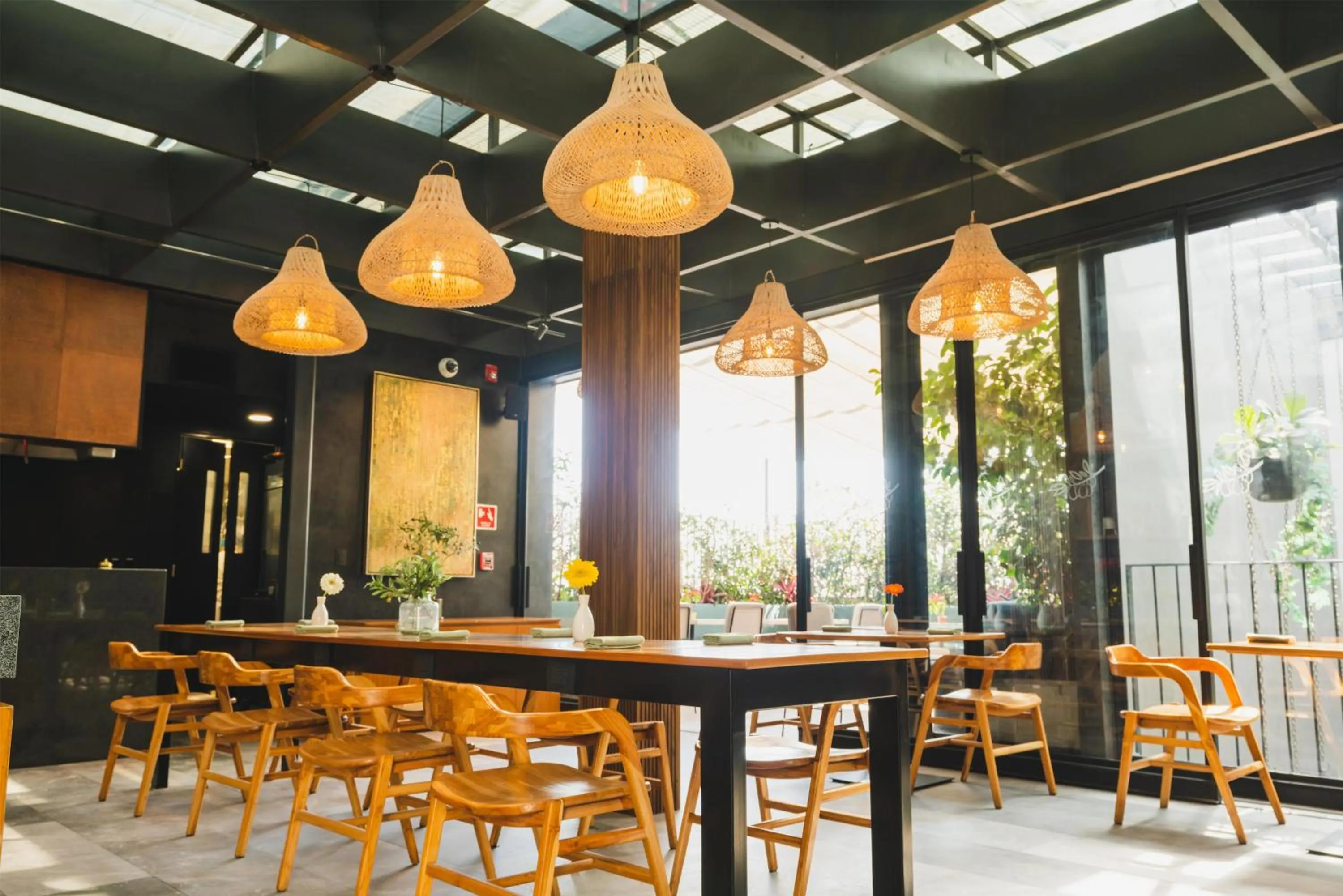 Restaurant/places to eat in Umbral, Curio Collection By Hilton