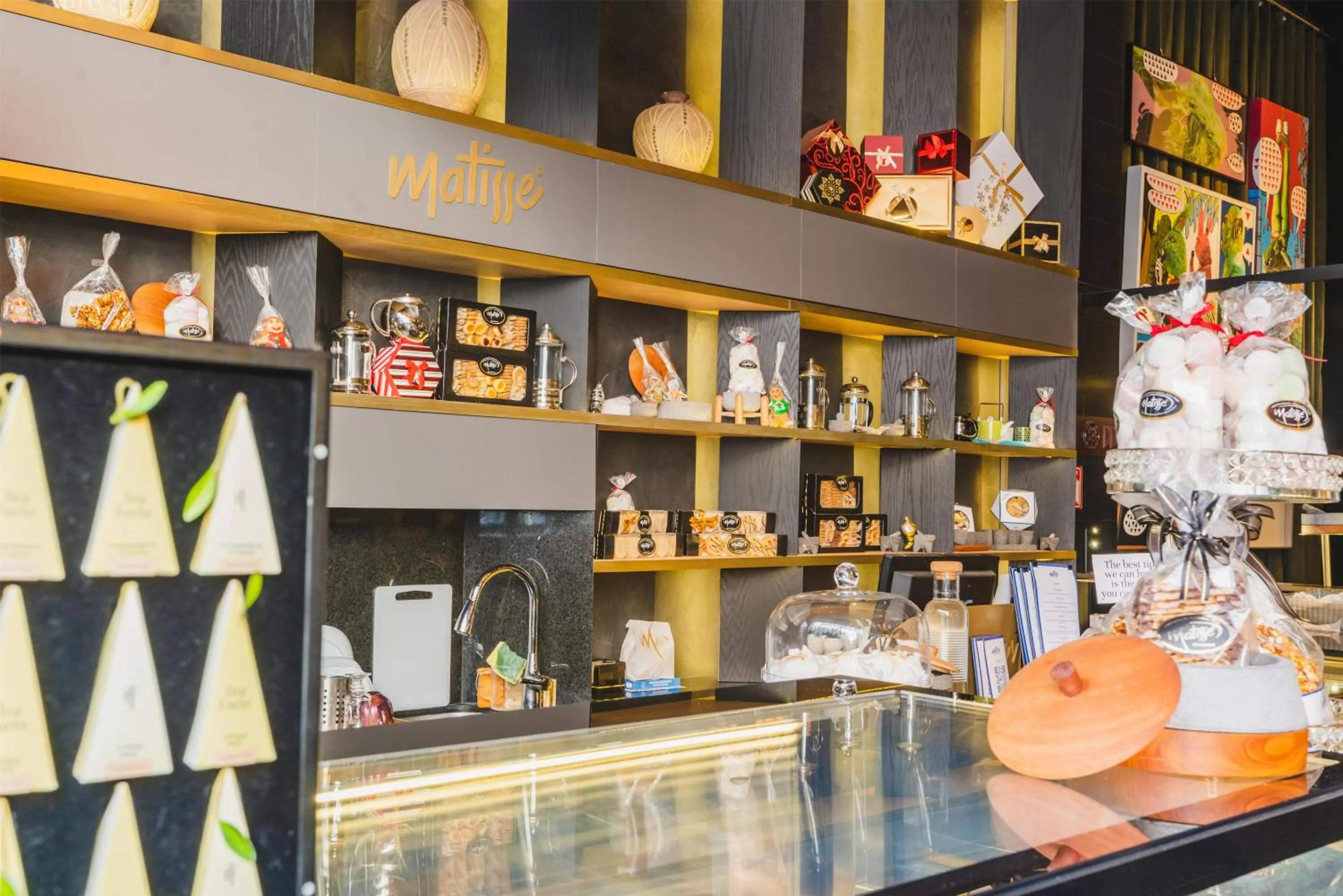 Restaurant/places to eat in Umbral, Curio Collection By Hilton