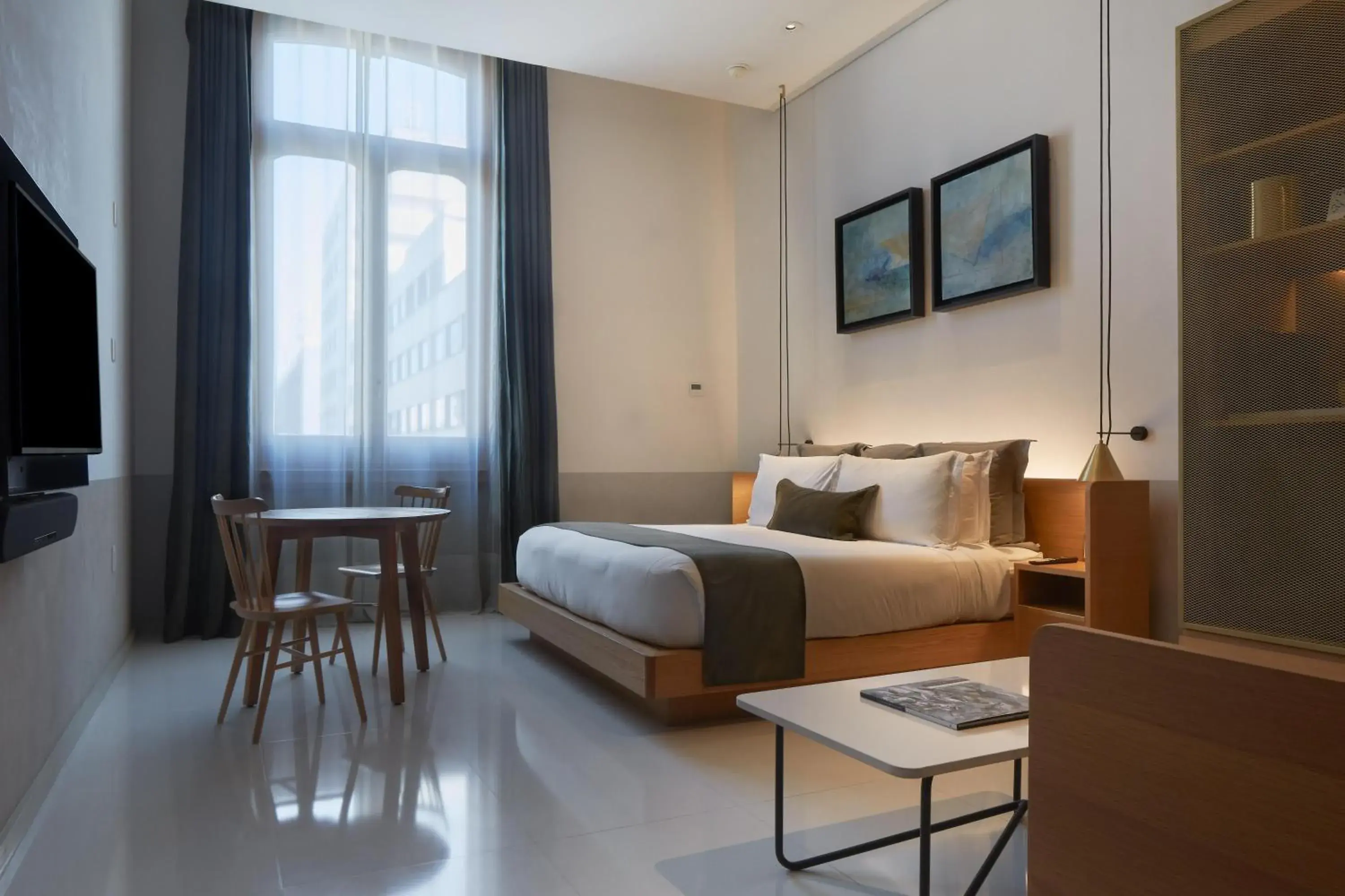 Bed in Umbral, Curio Collection By Hilton Bed in Umbral, Curio Collection By Hilton