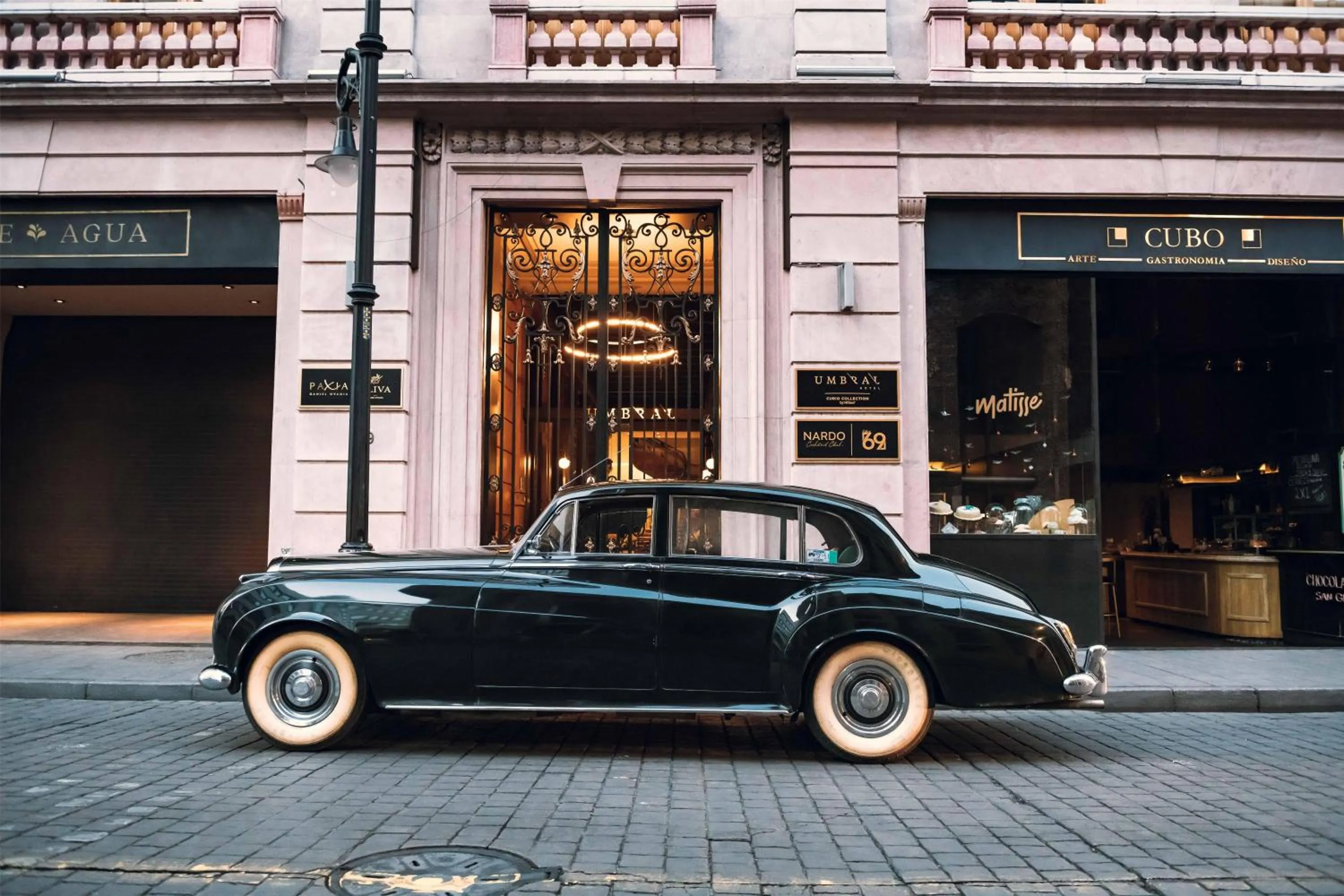 Sports in Umbral, Curio Collection By Hilton