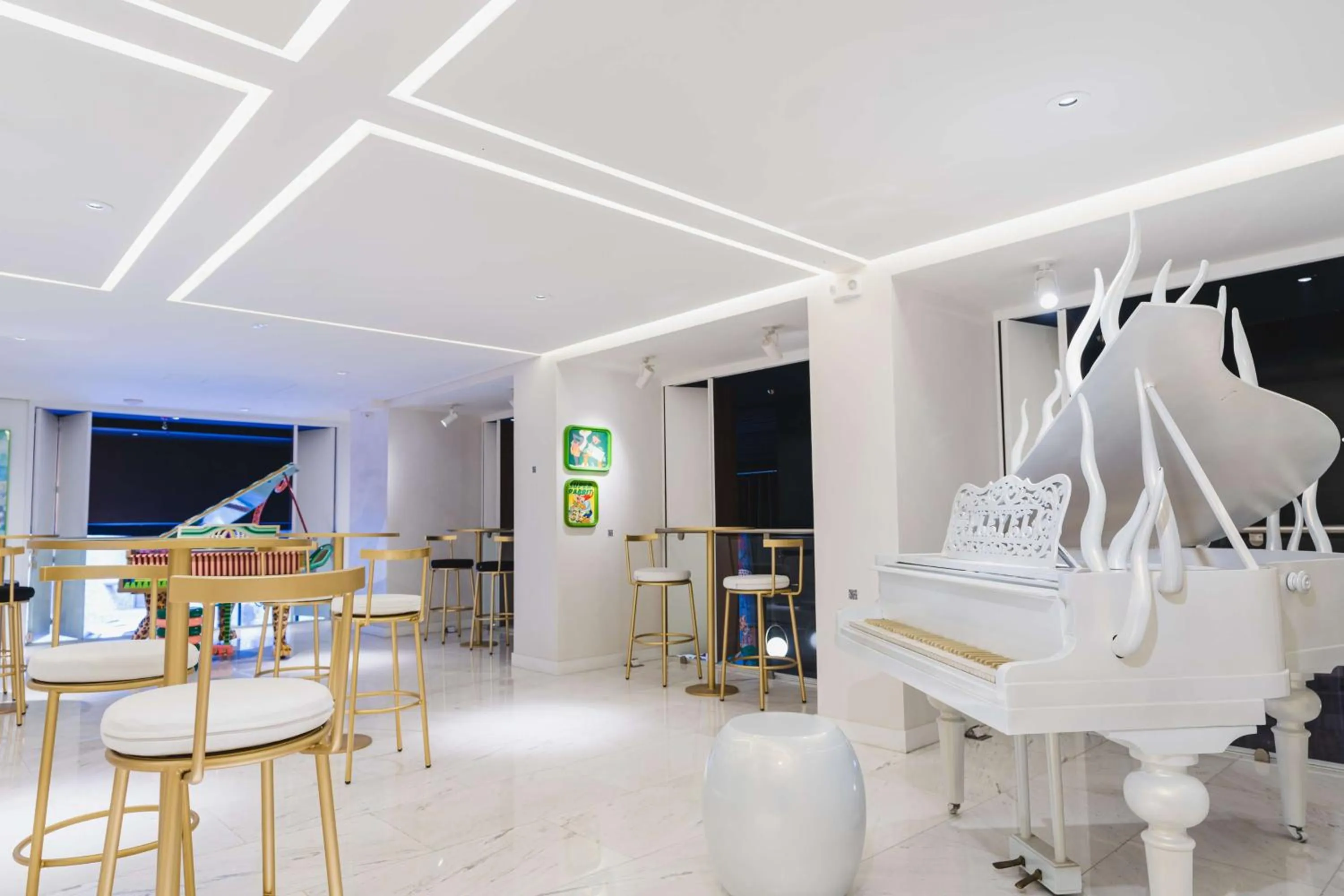 Sports in Umbral, Curio Collection By Hilton