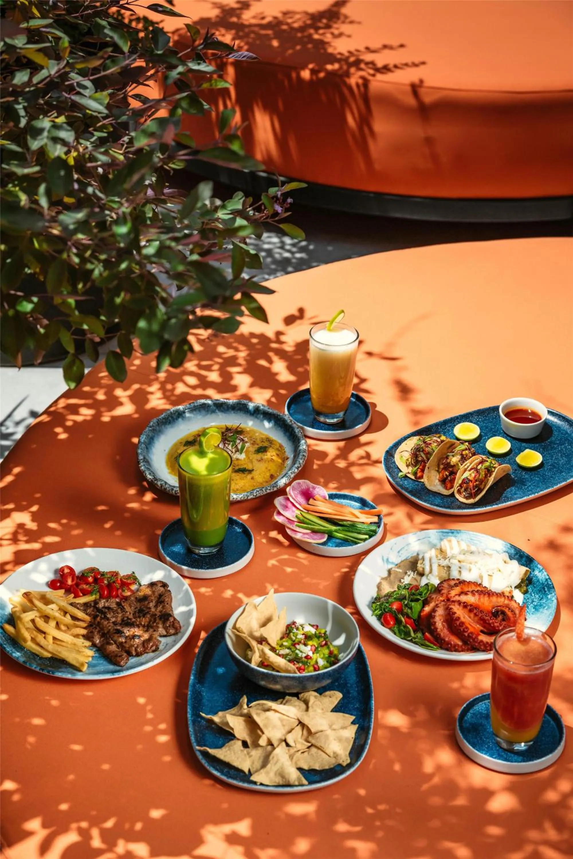 Restaurant/places to eat in Umbral, Curio Collection By Hilton