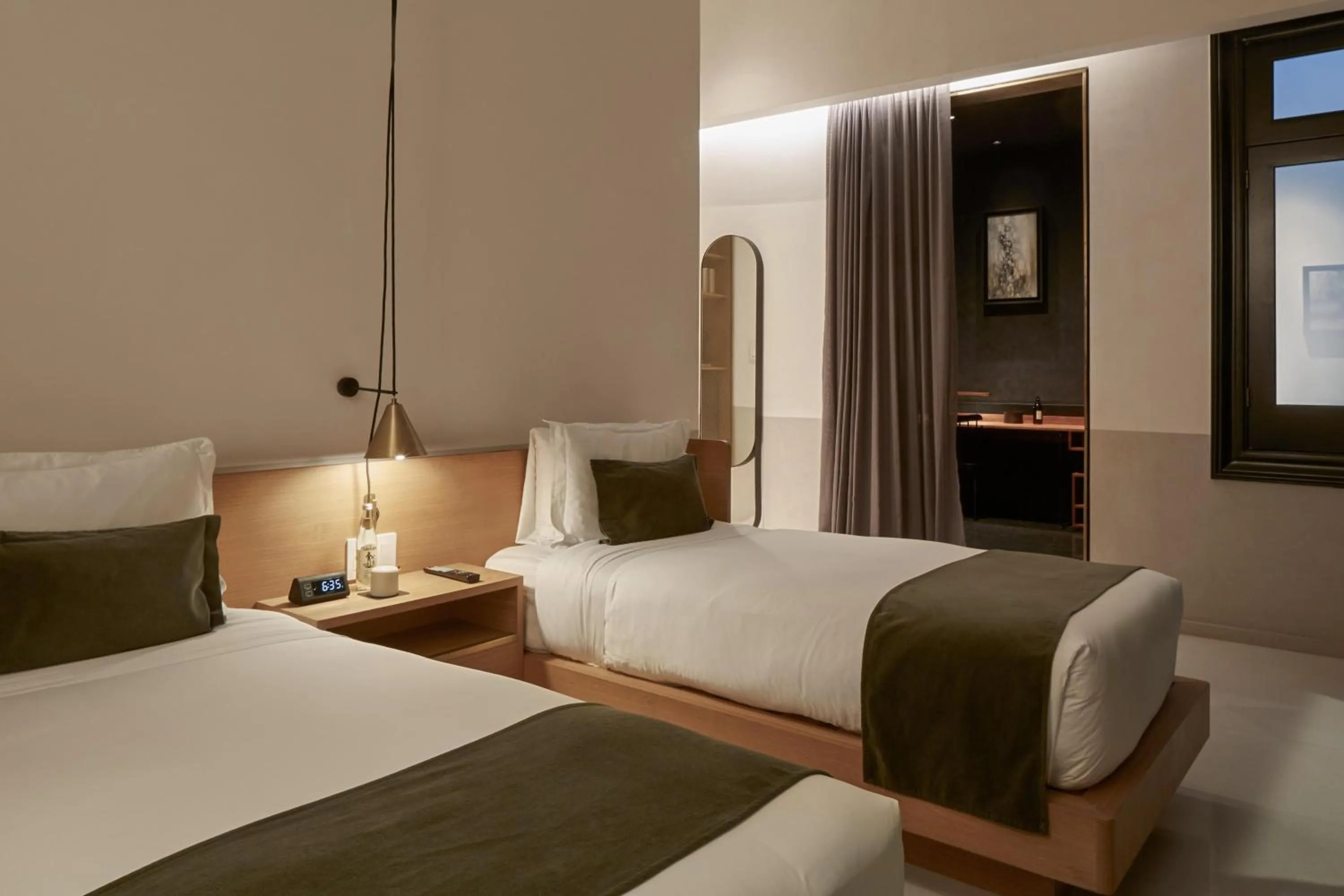 Bed in Umbral, Curio Collection By Hilton