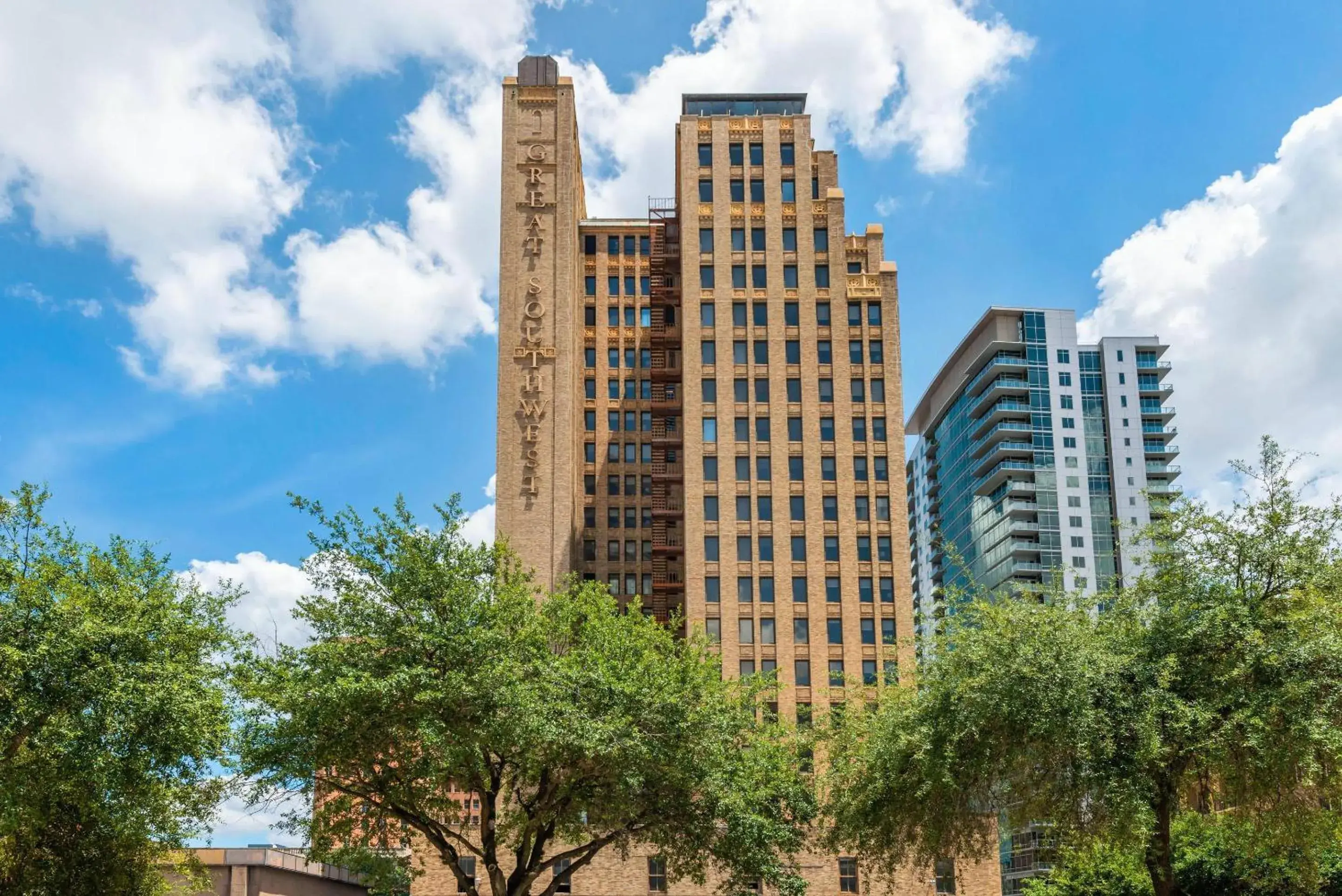Property building in Cambria Hotel Houston Downtown Convention Center Property building in Cambria Hotel Houston Downtown Convention Center