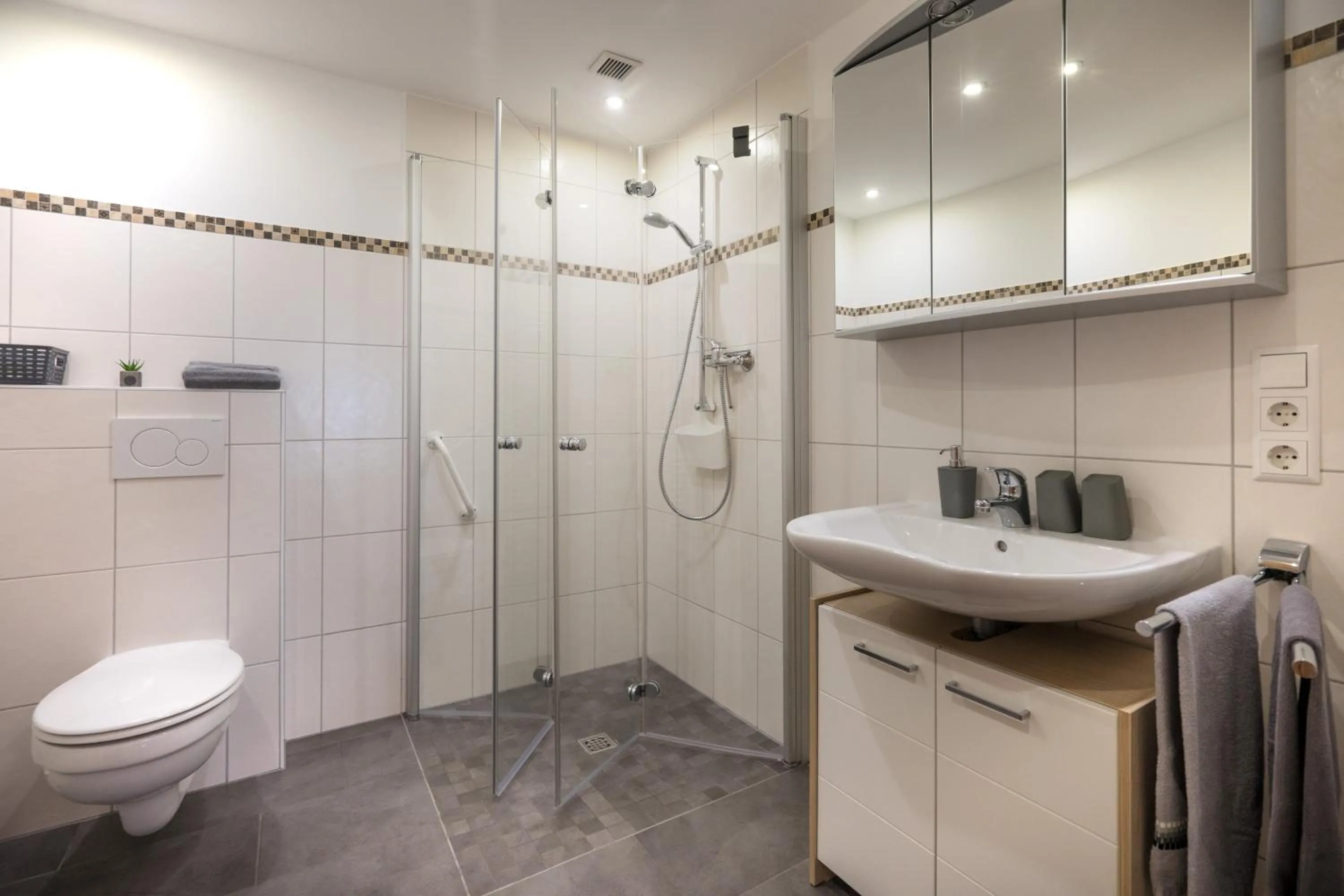 Shower in Ferienweingut Hirschen Schulstraße