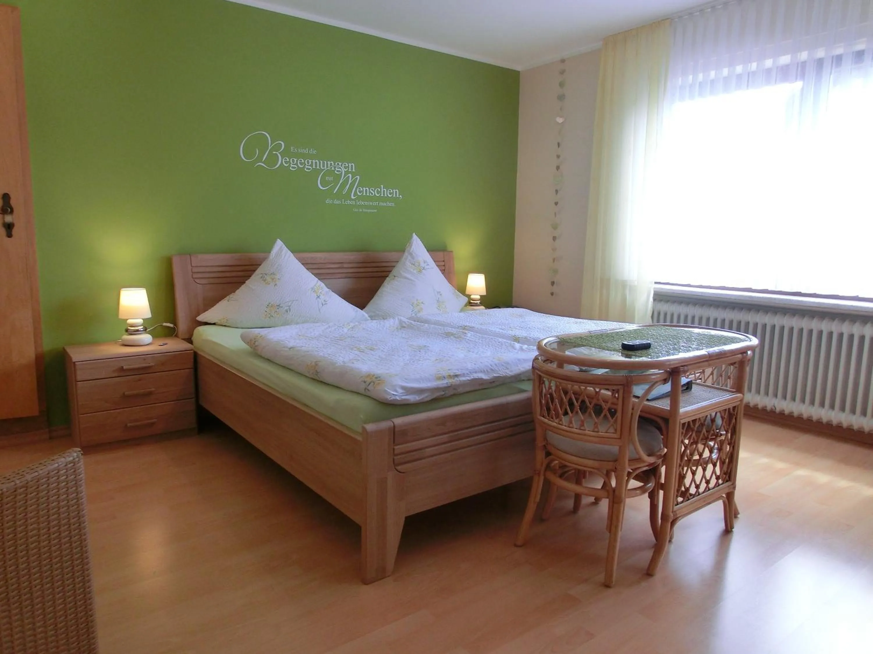 Photo of the whole room, Bed in Ferienweingut Hirschen Schulstraße